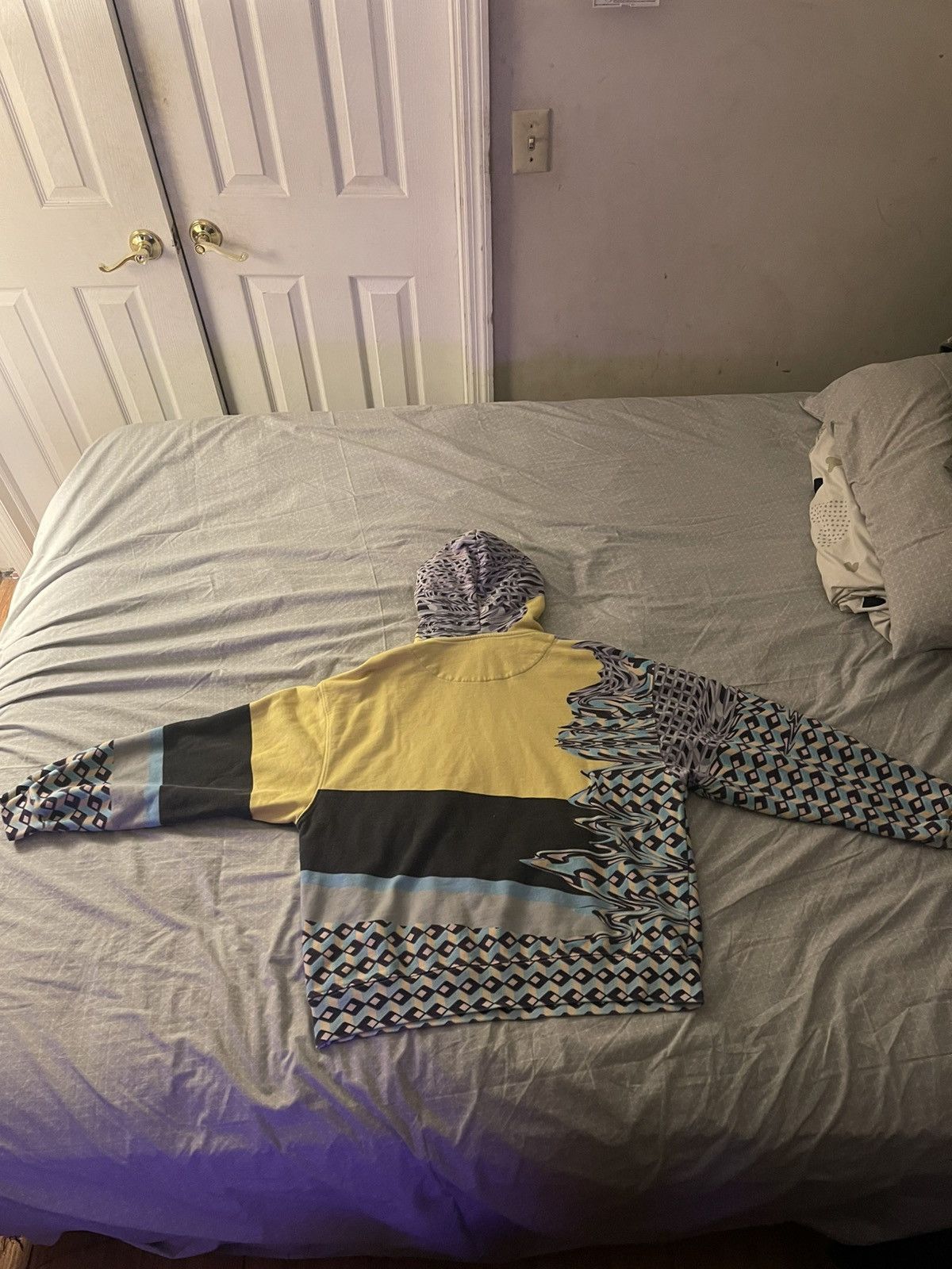 Dries Van Noten Dries Van Noten Oversize Sweatshirt Size Small Yellow Multi Size US S / EU 44-46 / 1 - 8 Thumbnail