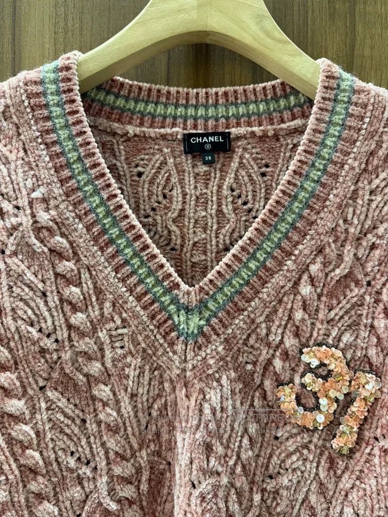 Chanel Chanel Pink V-neck knitted sweater Size XS / US 0-2 / IT 36-38 - 3 Thumbnail