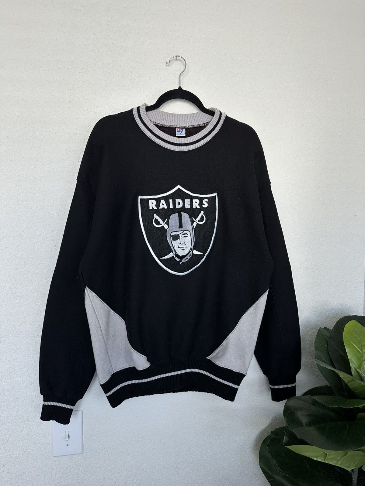 NFL × The Game × Vintage Vintage 90s The Game LA Raiders Big Logo Crewneck Sweatshirt Size US M / EU 48-50 / 2 - 6 Thumbnail