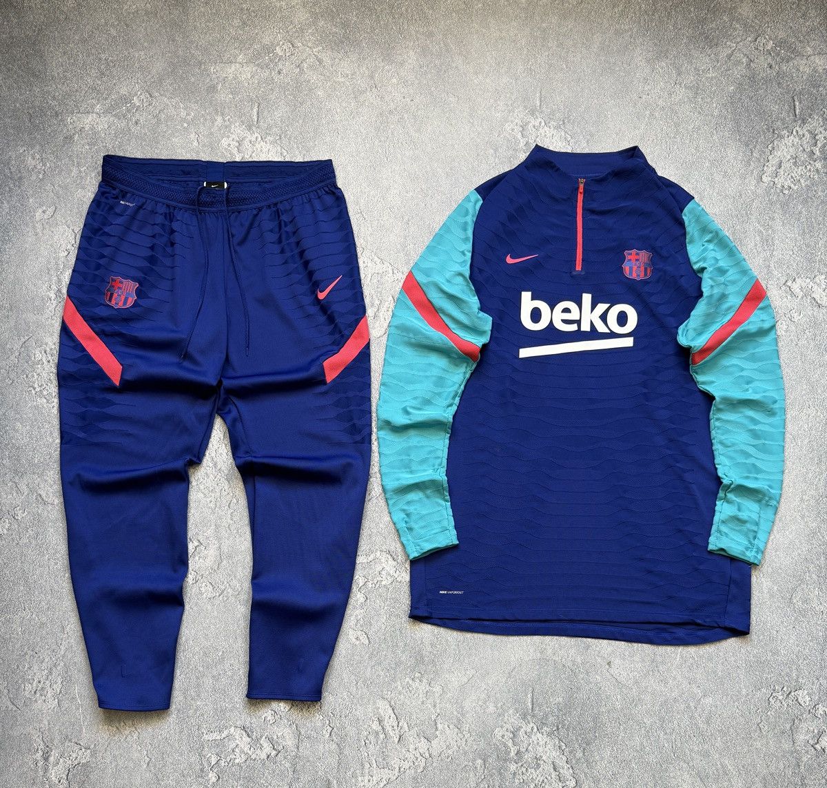Nike Nike FC Barselona Football Soccer Training Track Suit Size US XL / EU 56 / 4 - 1 Thumbnail