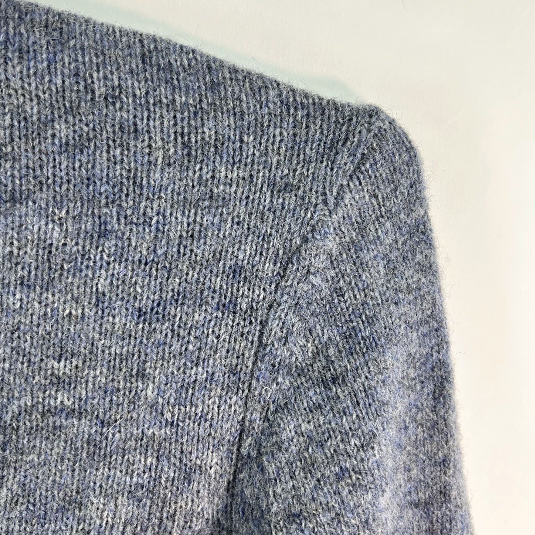 Vintage Daniel Hechter Paris Sweater Men’s L Blue Heather 100% Shetland Wool Pullover Crew Neck Knit Size US L / EU 52-54 / 3 - 2 Thumbnail