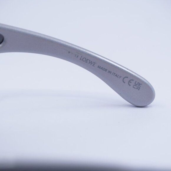 Loewe Loewe LW40132I 24C Sunglasses Grey Aviator Frame Size ONE SIZE - 7 Thumbnail