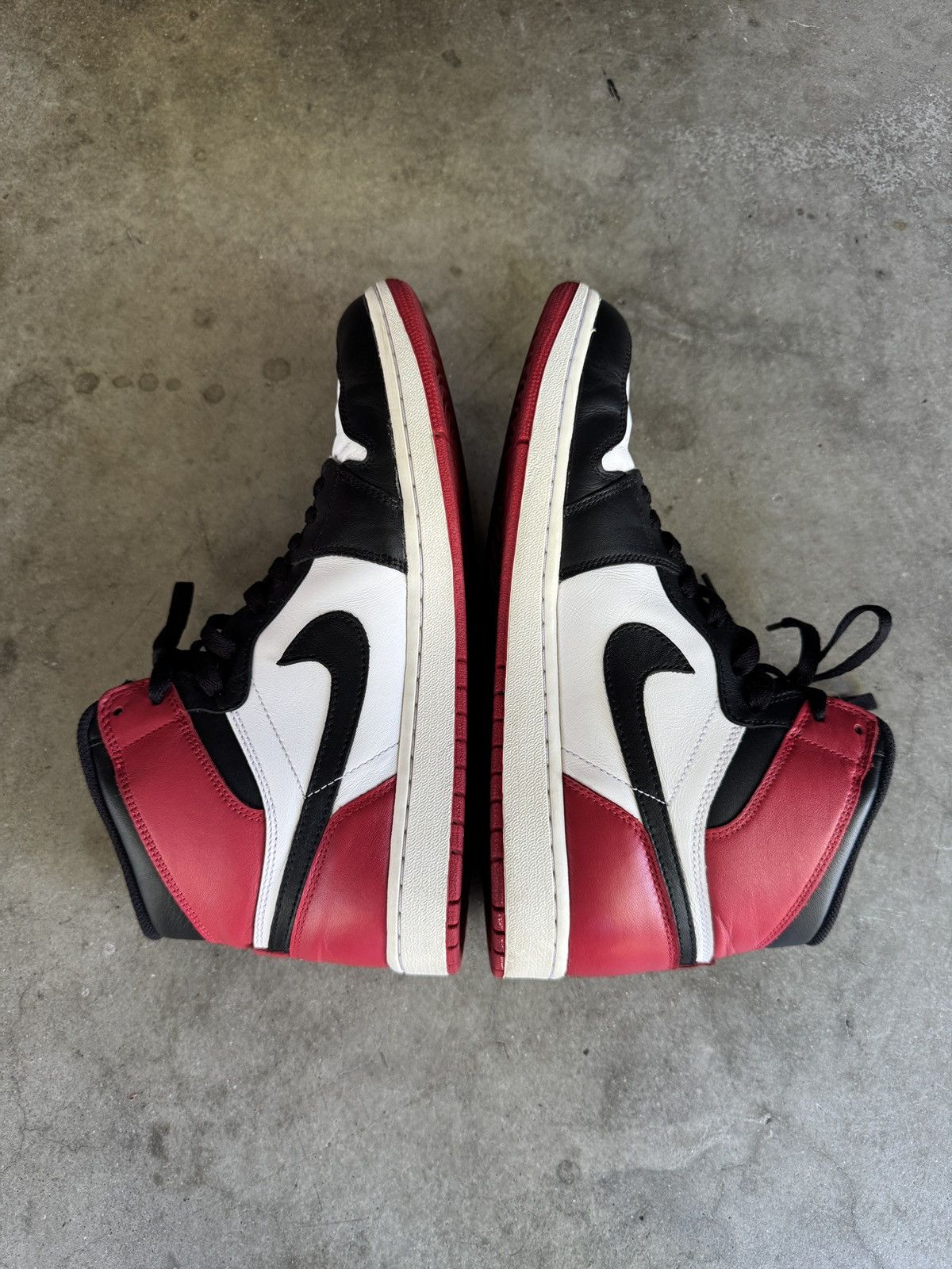 Jordan Brand 2013 Nike Air Jordan 1 High Retro Black Toe Size 11.5 Size US 11.5 / EU 44-45 - 4 Thumbnail