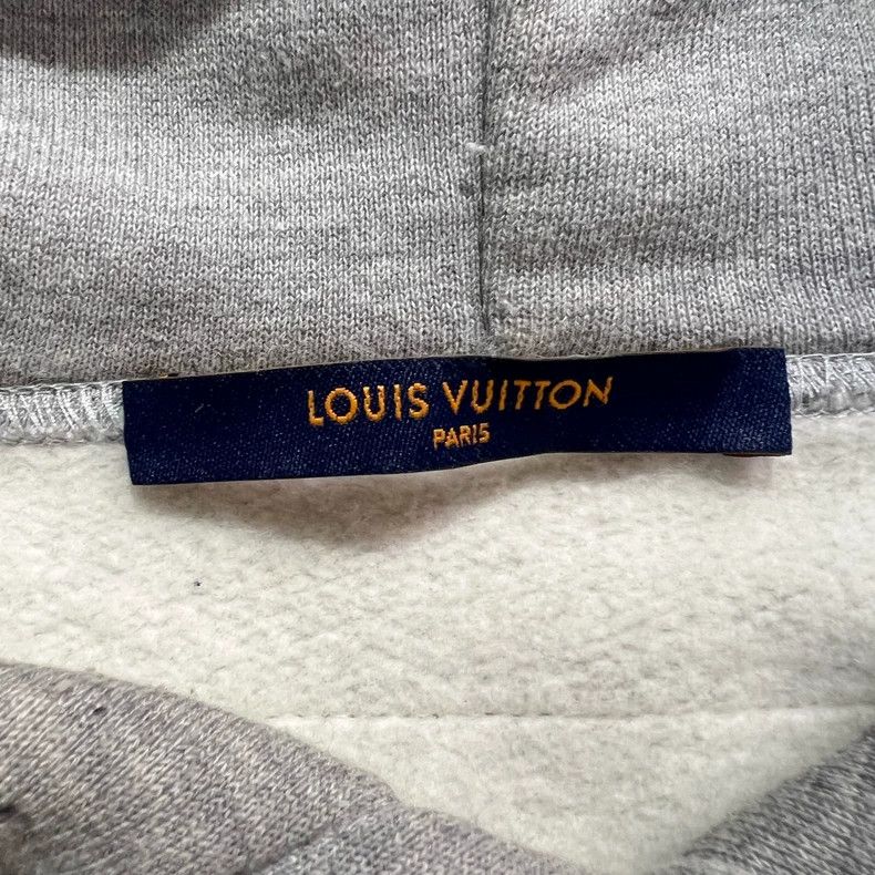 Louis Vuitton Louis Vuitton Grey Flocked Barrage tourist Letter Hoodie 25 Size US S / EU 44-46 / 1 - 7 Thumbnail