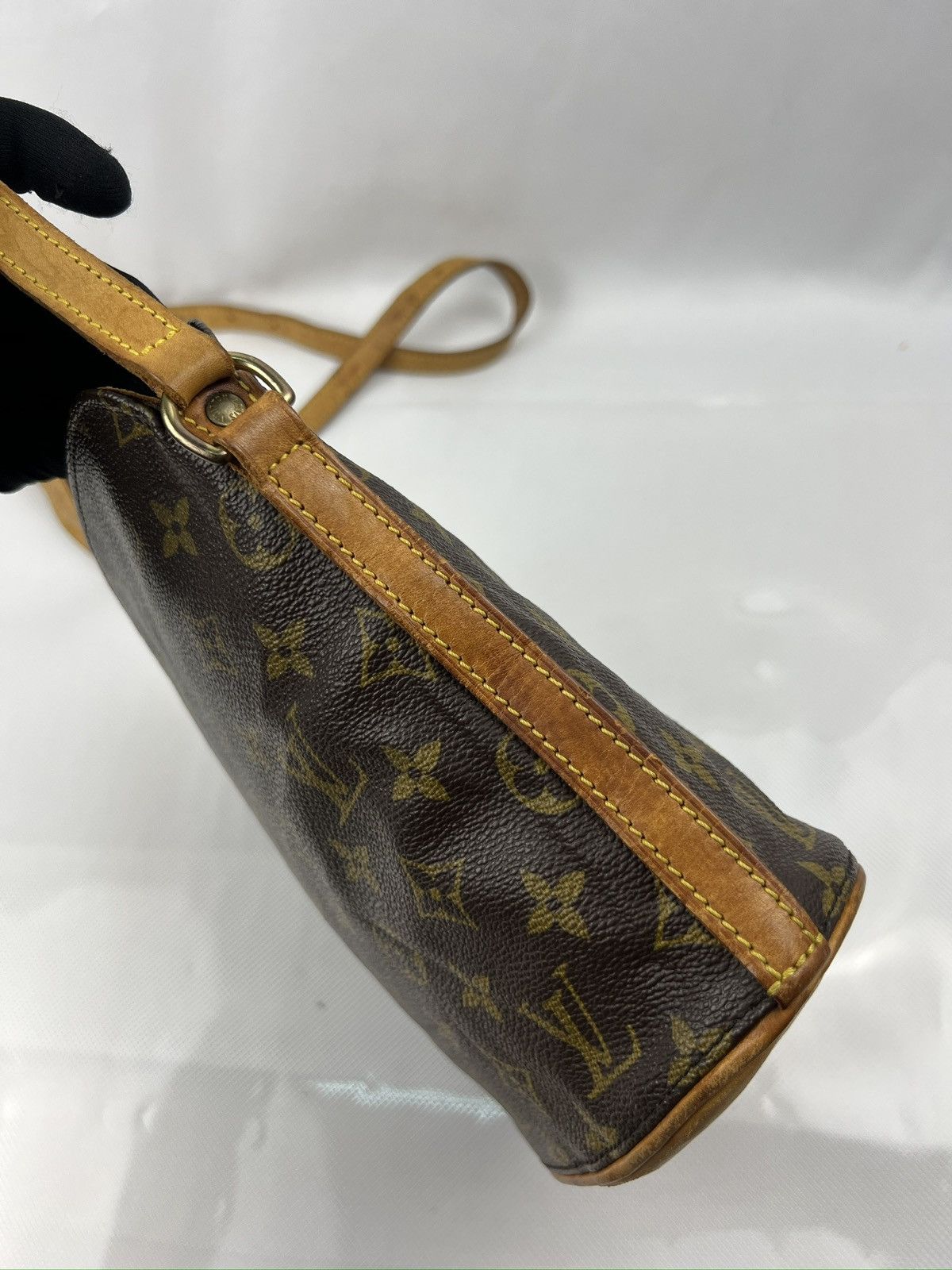 Louis Vuitton Authentic Vintage Louis Vuitton DROUOT Crossbody Bag Size ONE SIZE - 10 Thumbnail