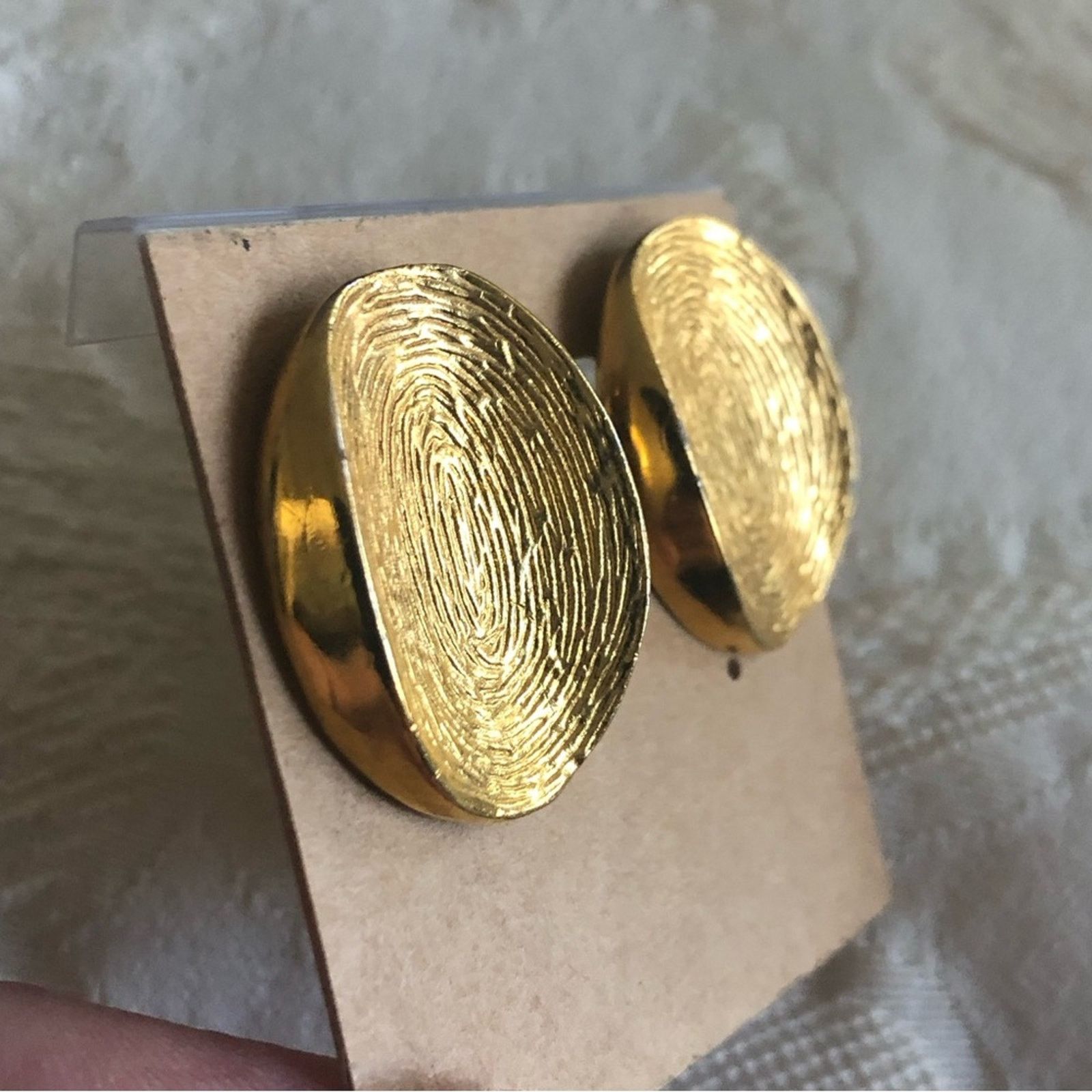 Vintage Vintage 70s oval gold plated clip on earrings Size ONE SIZE - 2 Thumbnail