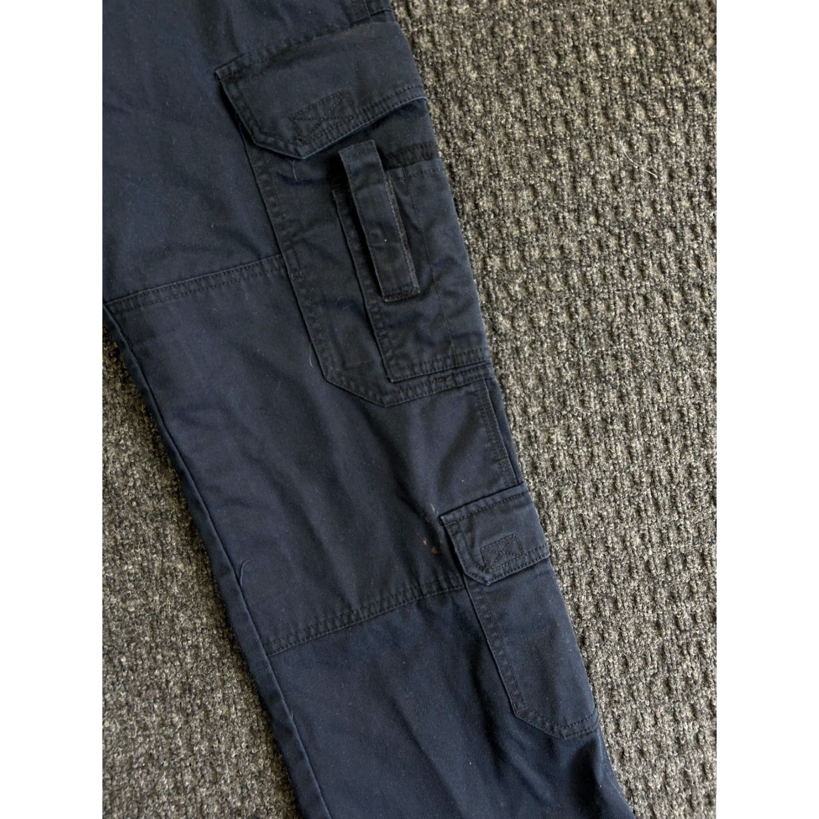 Vintage 5.11 Tactical Womens Cargo Pants 4 Navy Blue Multi Pocket Utility EMT Pants Size 27" / US 4 / IT 40 - 6 Thumbnail