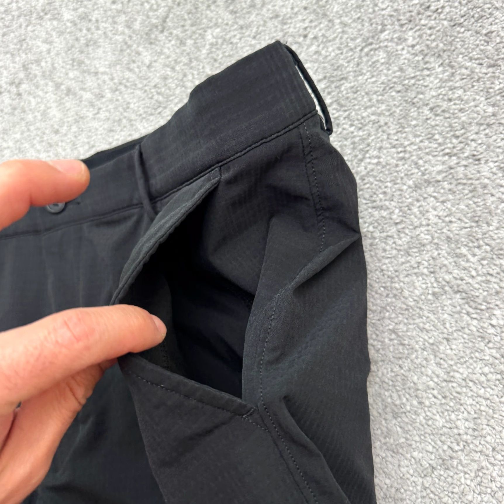 Vintage Greg Norman Shorts Mens 40 Black Golf Stretch Outdoor Casual Preppy Performance Mens Size US 40 / EU 56 - 3 Thumbnail