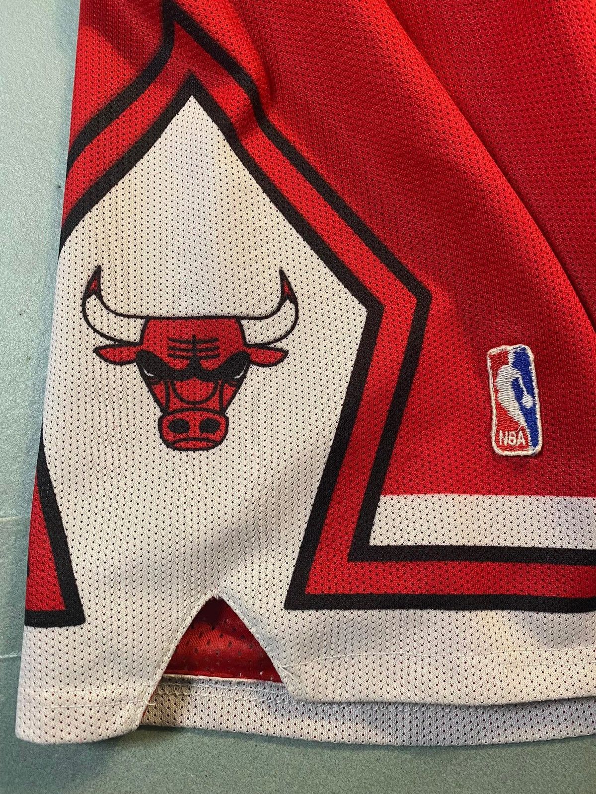 Champion × NBA Vintage champion chciago bulls shorts Size US 34 / EU 50 - 4 Thumbnail