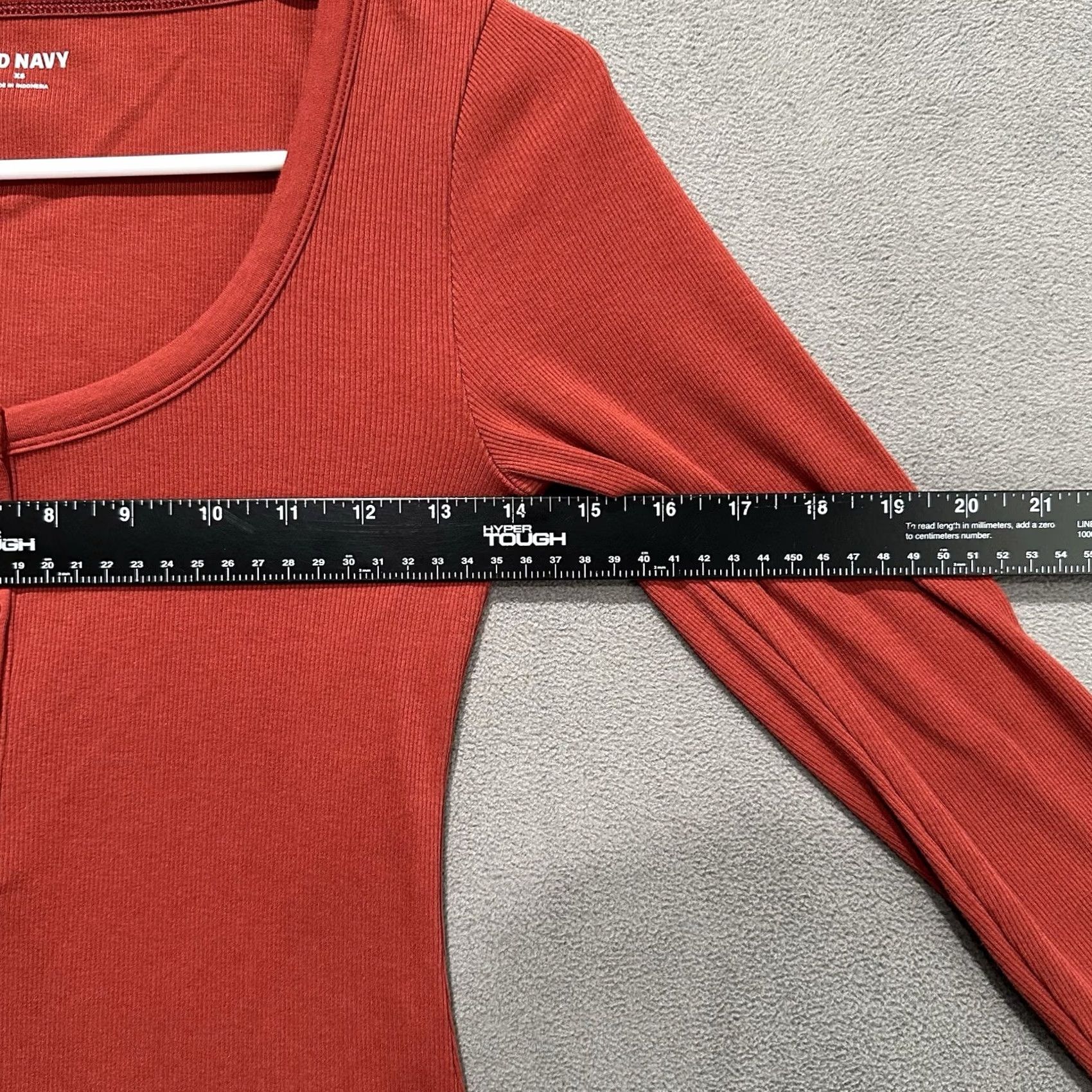 Old Navy Old Navy Womens XS T-Shirt Flame Scarlet Orange Rib-Knit Henley Button Pullover Casual Sleeve Cotton Blend Long Sleeve Knit Top Fitted Size XS / US 0-2 / IT 36-38 - 6 Thumbnail