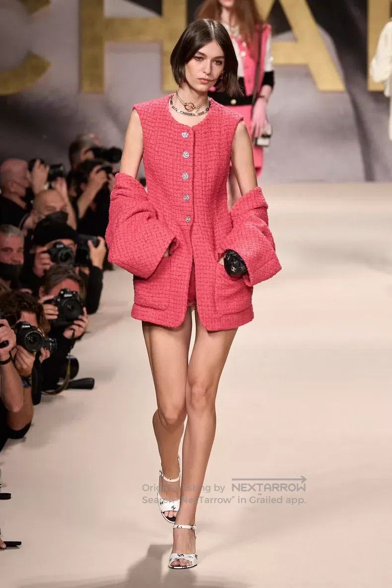 Chanel Chanel Rose-red diamond-buttoned vest jacket Size XS / US 0-2 / IT 36-38 - 9 Thumbnail