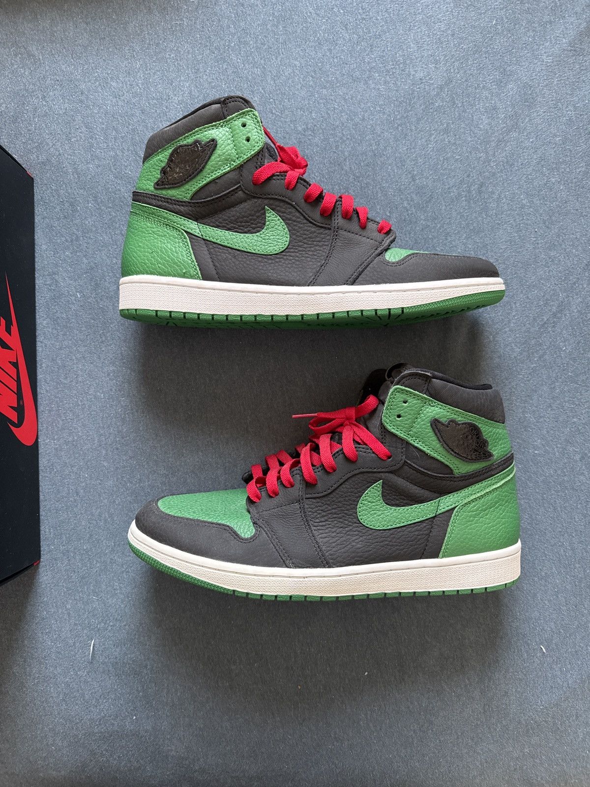Jordan Brand Jordan 1 High Pine Green Size US 11 / EU 44 - 1 Thumbnail