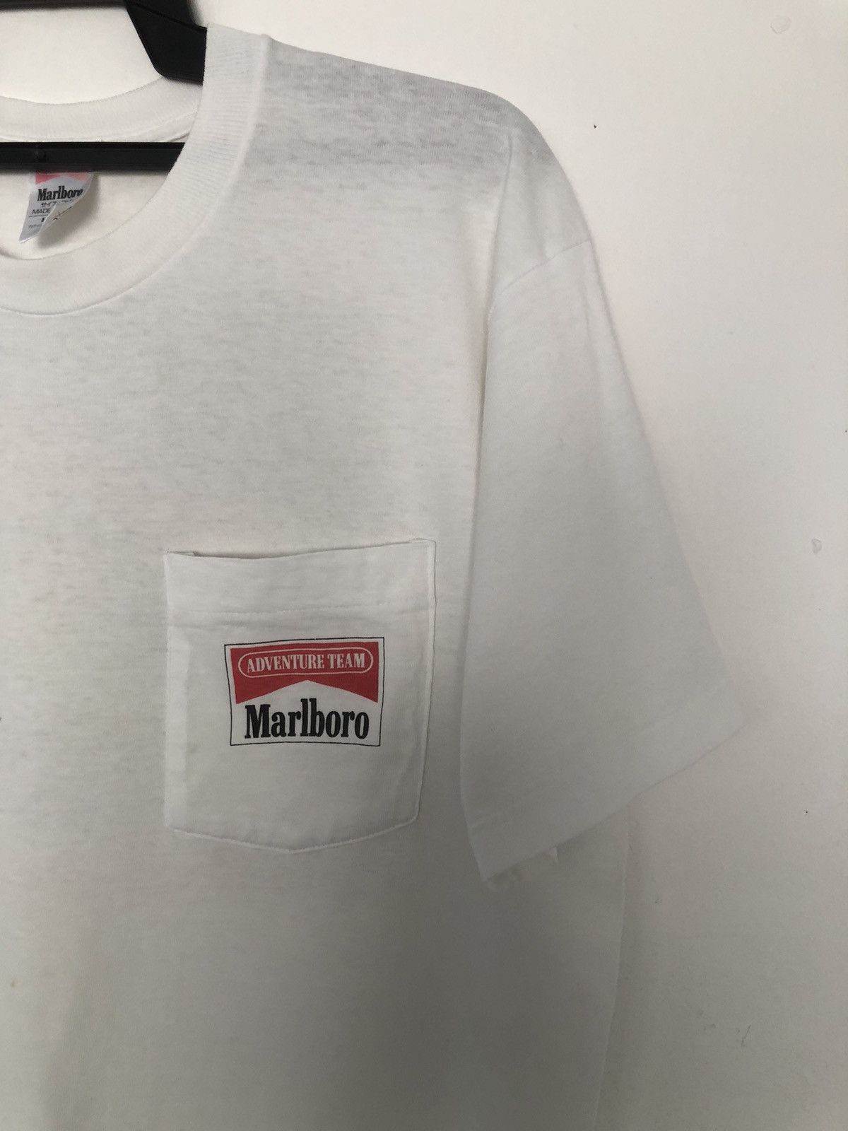 Marlboro Vintage 90s Marlboro Adventure Team Pocket Tee Size US L / EU 52-54 / 3 - 9 Thumbnail