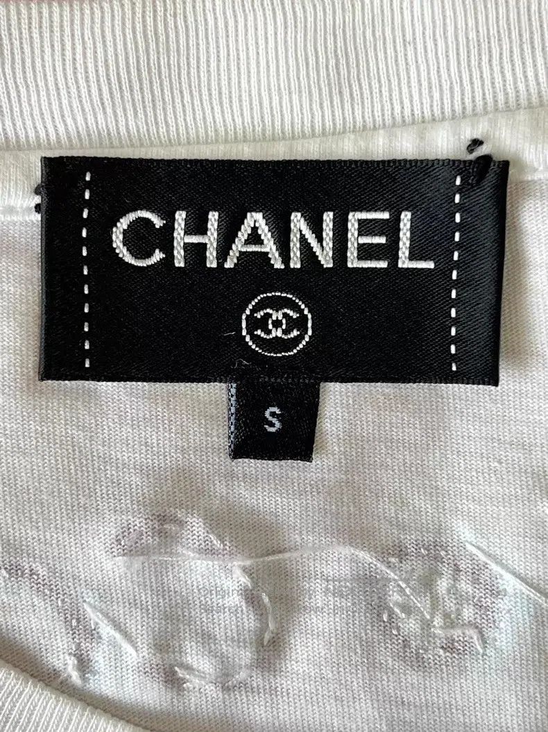 Chanel Chanel Pharrell co-branded short-sleeved T-shirt Size S / US 4 / IT 40 - 5 Thumbnail