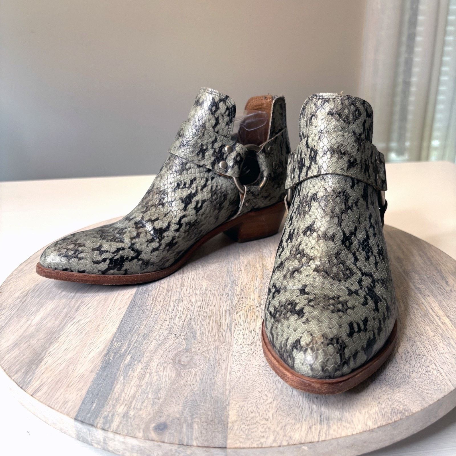 Frye Frye Ray Green Snake Print Leather Ankle Boots Size 7.5 Size US 7.5 / IT 37.5 - 4 Thumbnail