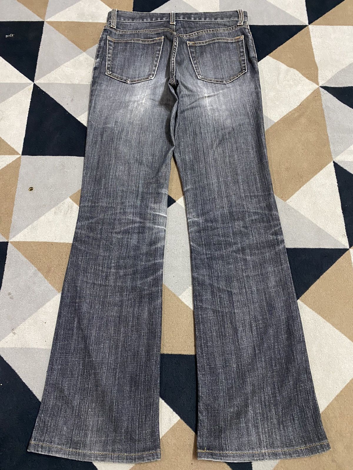 Uniqlo Japanes Uniqlo Black Denim Distressed Flare Jeans Size US 28 / EU 44 - 2 Thumbnail
