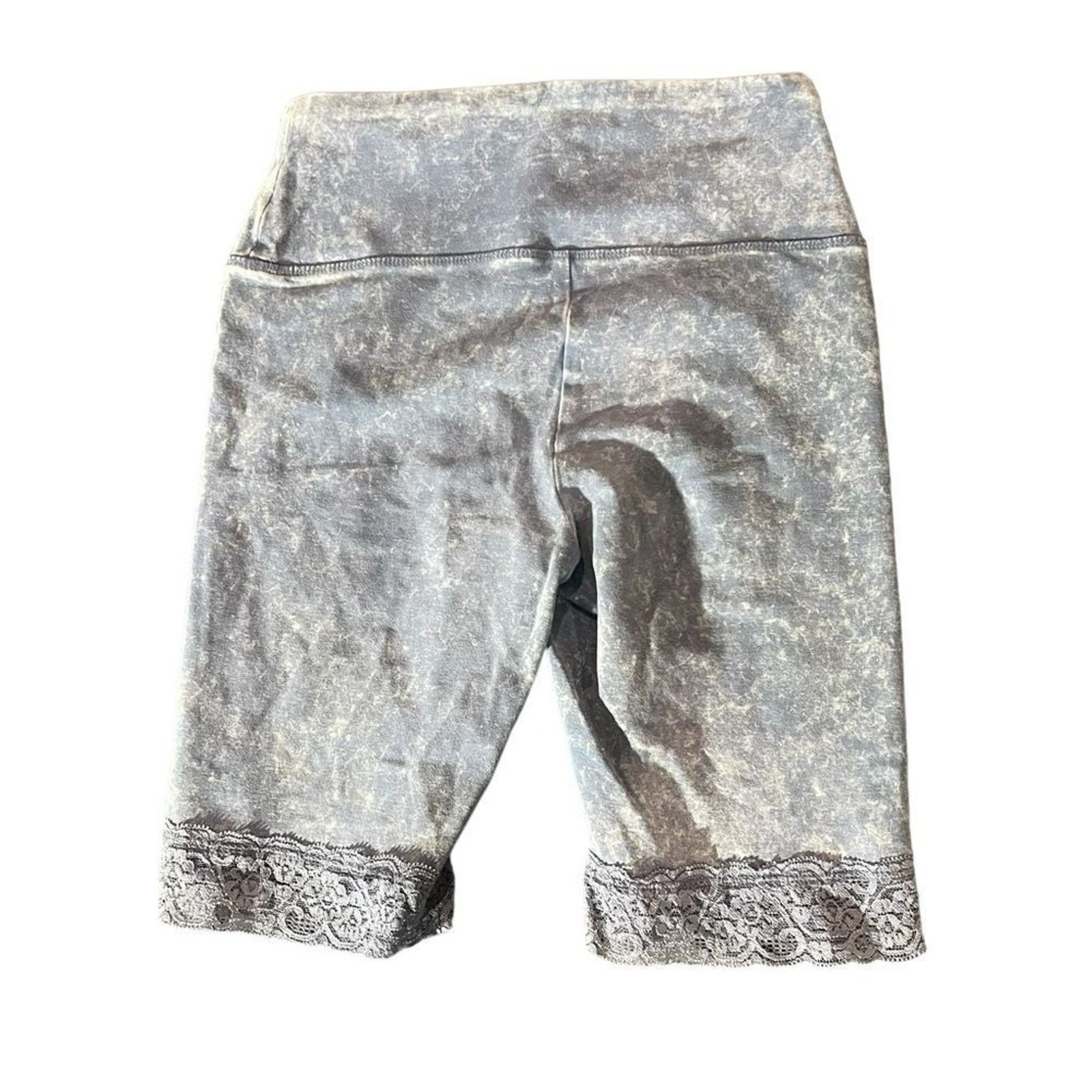 The Unbranded Brand Colsie Biker Shorts Womens XS Gray Acid Wash High Rise Lace Size 22" - 4 Thumbnail