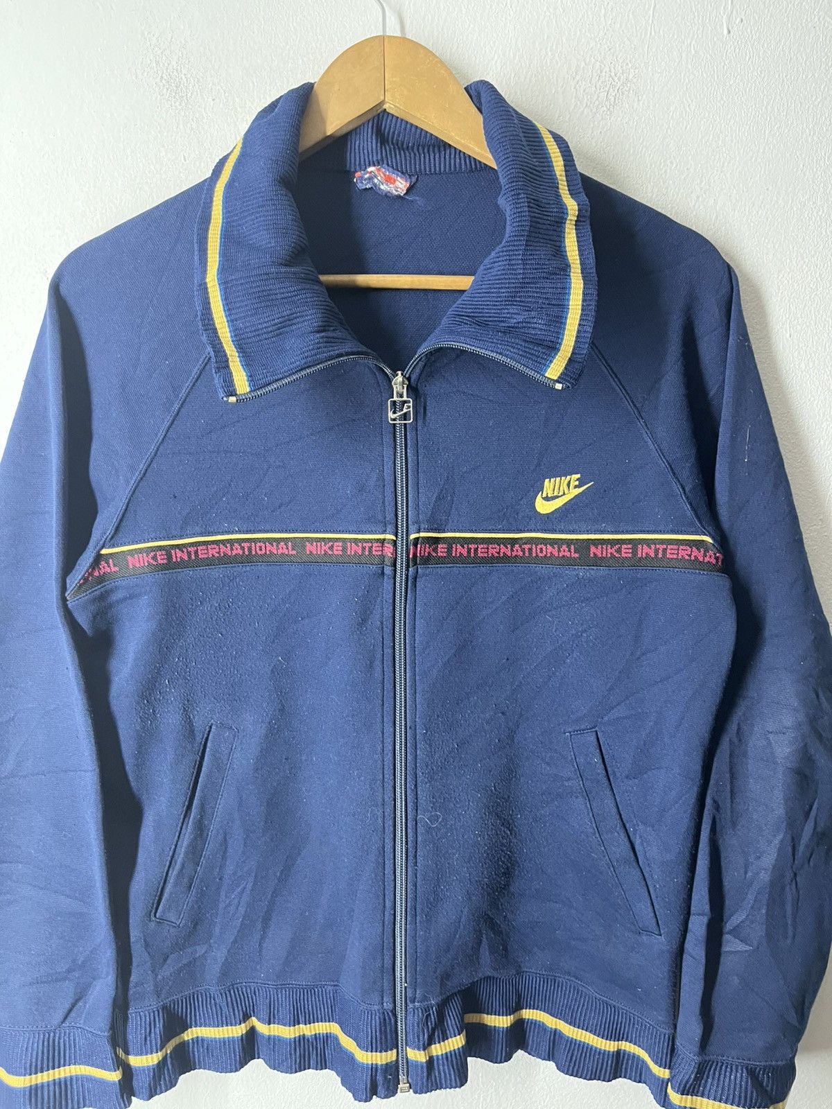 Nike VINTAGE NIKE SWOOSH 90s TRACKTOP JACKET DISSTRESSED Size US M / EU 48-50 / 2 - 4 Thumbnail