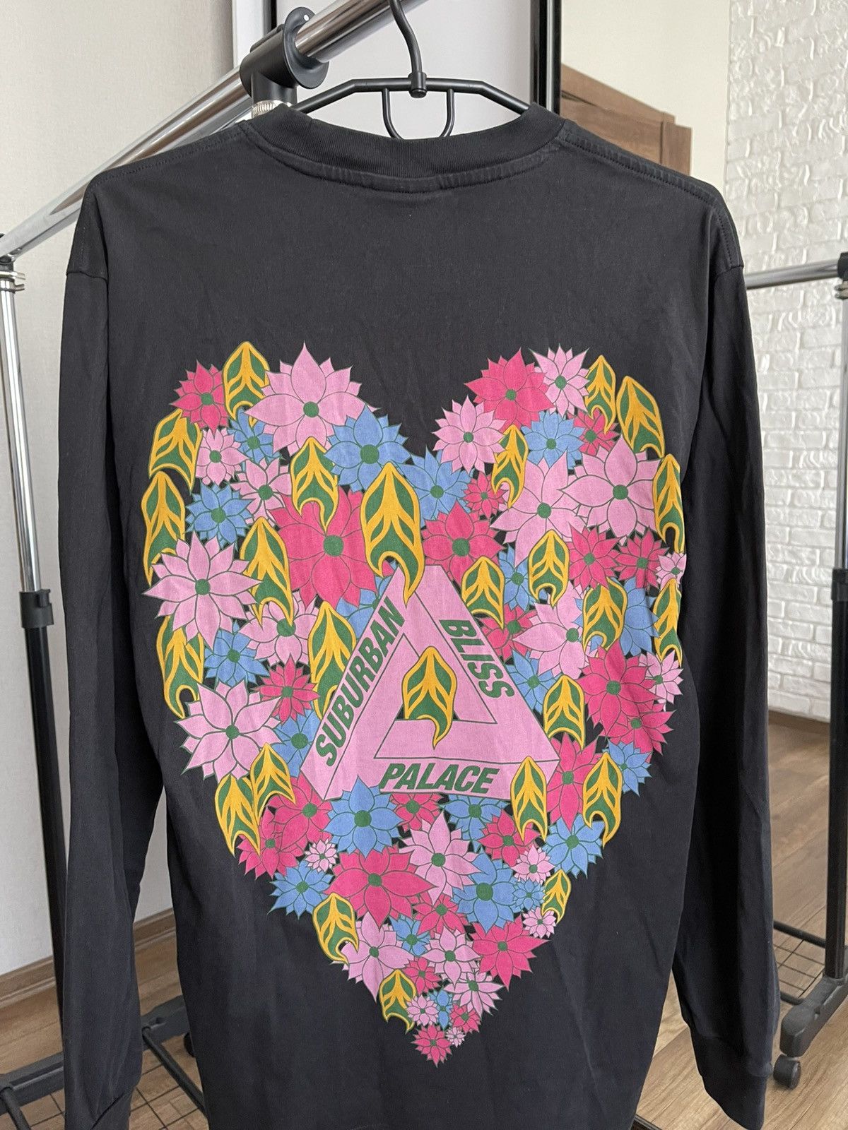 Palace Palace Suburban Peace And Love Long Sleeve T-Shirt Tee Size US S / EU 44-46 / 1 - 3 Thumbnail