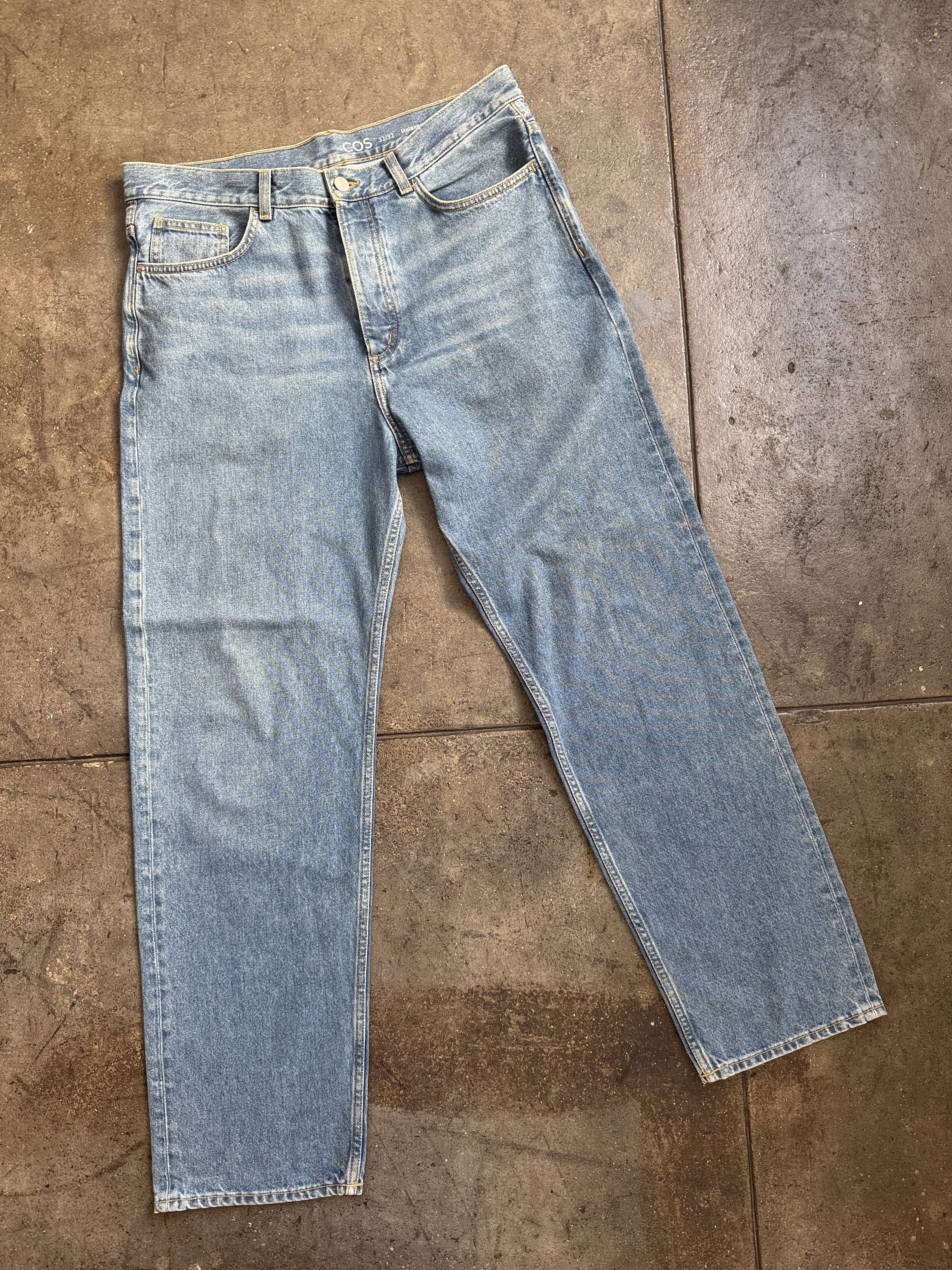 Cos 120$ Cos 32 X 32 Relaxed Mid Rise Straight Leg Size US 32 / EU 48 - 1 Thumbnail