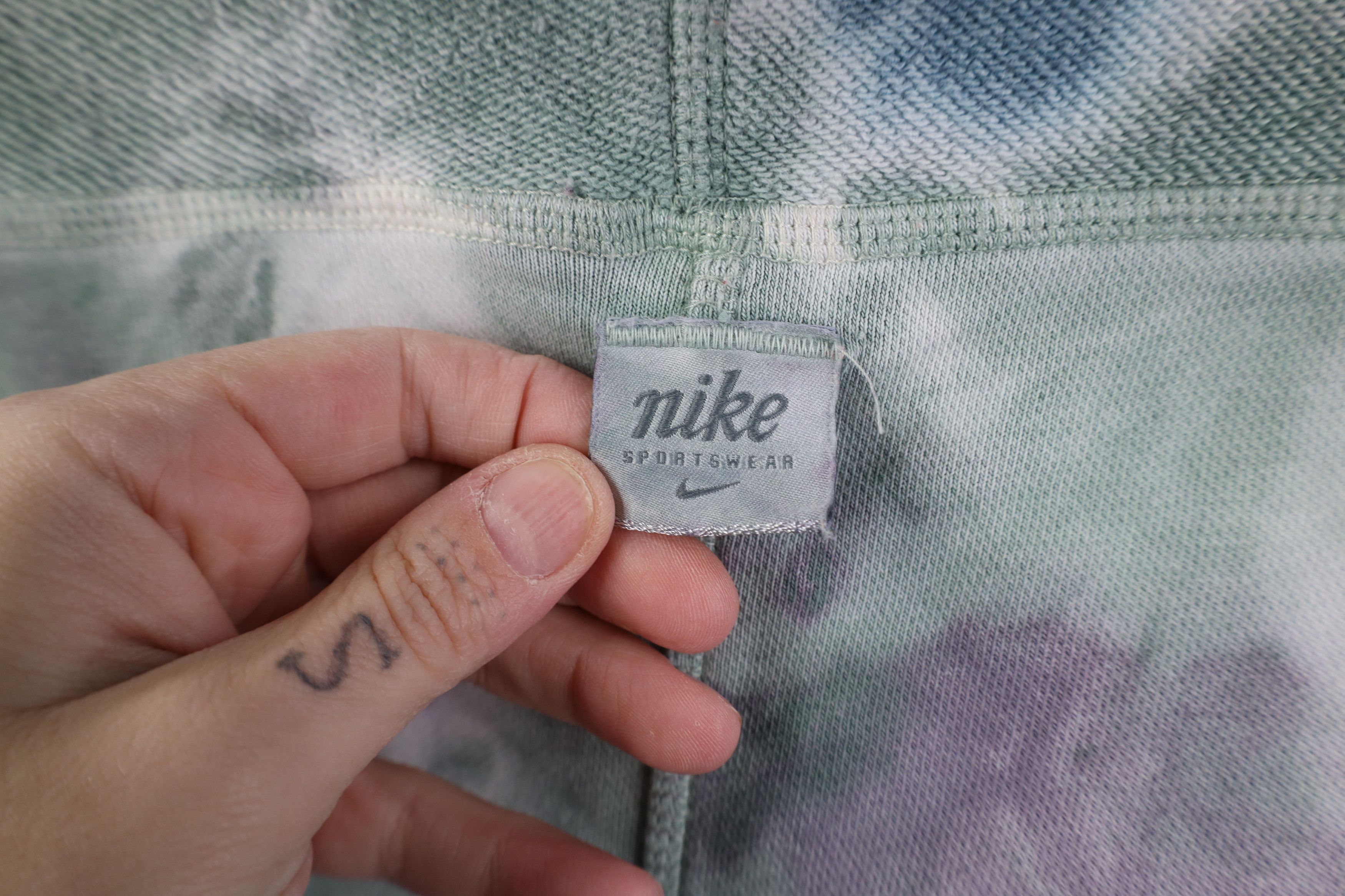 Nike Nike Sportswear Club Terry Acid Wash Hoodie Sweatshirt Size US S / EU 44-46 / 1 - 11 Thumbnail