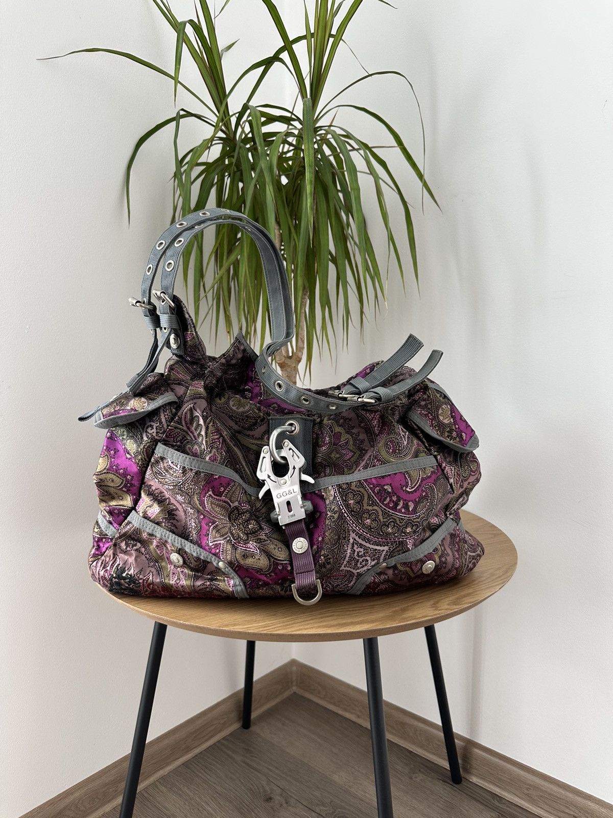 Vintage George Gina Lucy Purple Distressed Shoulders Bag