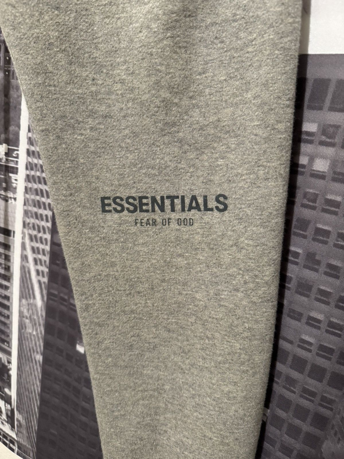 Fear of God 🔥Fear of God Essentials Sweatpants Dark Heather Oatmeal SZ S Size US 32 / EU 48 - 3 Thumbnail