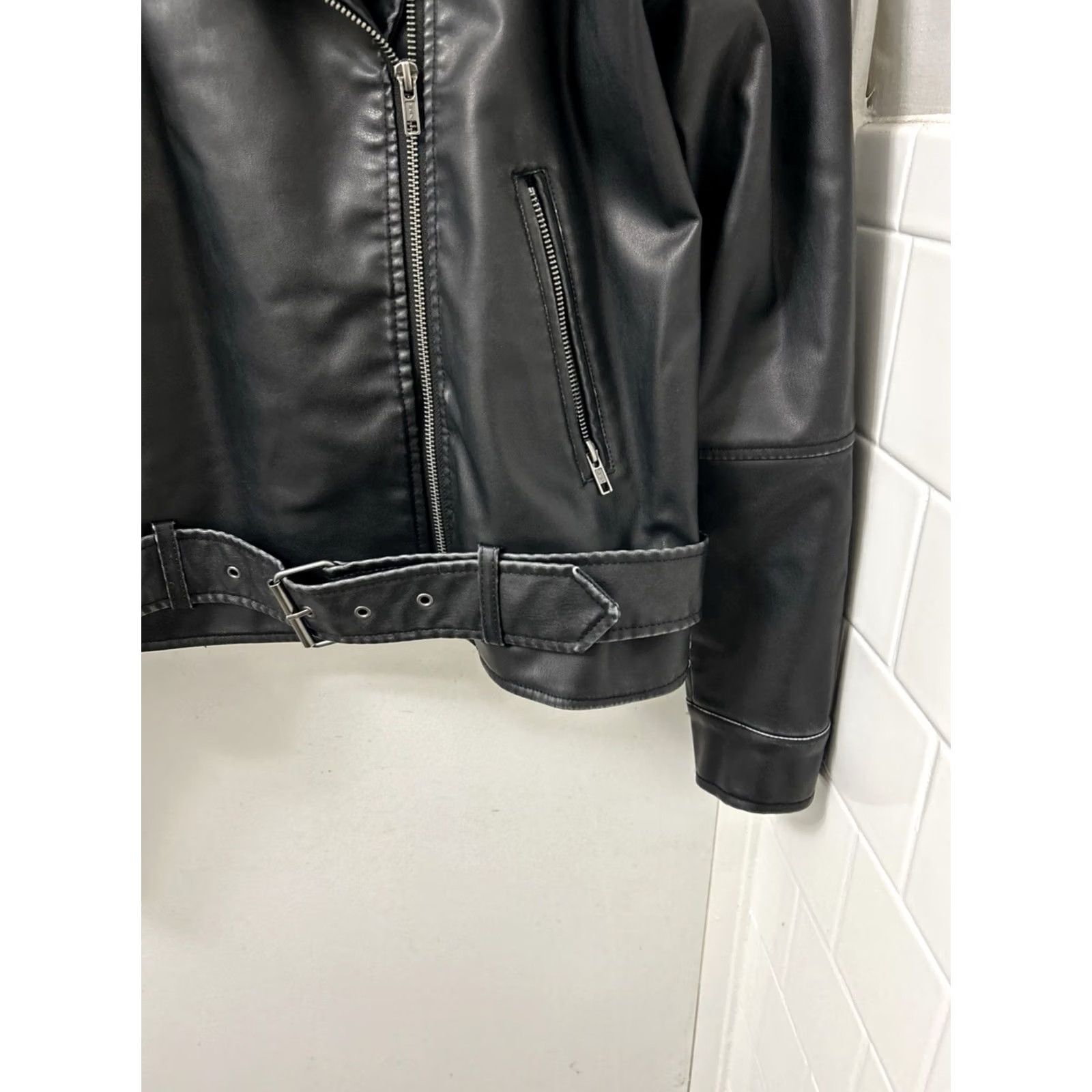 Vintage Wild Fable Black Faux Leather Jacket Womens Large Moto Biker Belted L/S Over Sized Casual Party 90s Womens Size L / US 10 / IT 46 - 6 Thumbnail