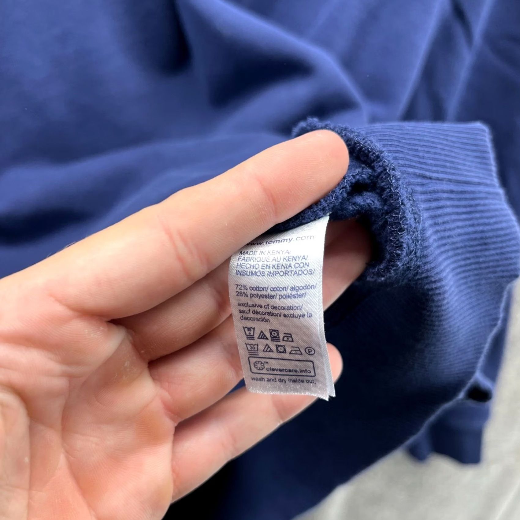 Tommy Hilfiger VINTAGE Tommy Hilfiger Sweatshirt Pullover XL Crewneck Fleece Logo Blue Navy Mens Size US XL / EU 56 / 4 - 7 Thumbnail