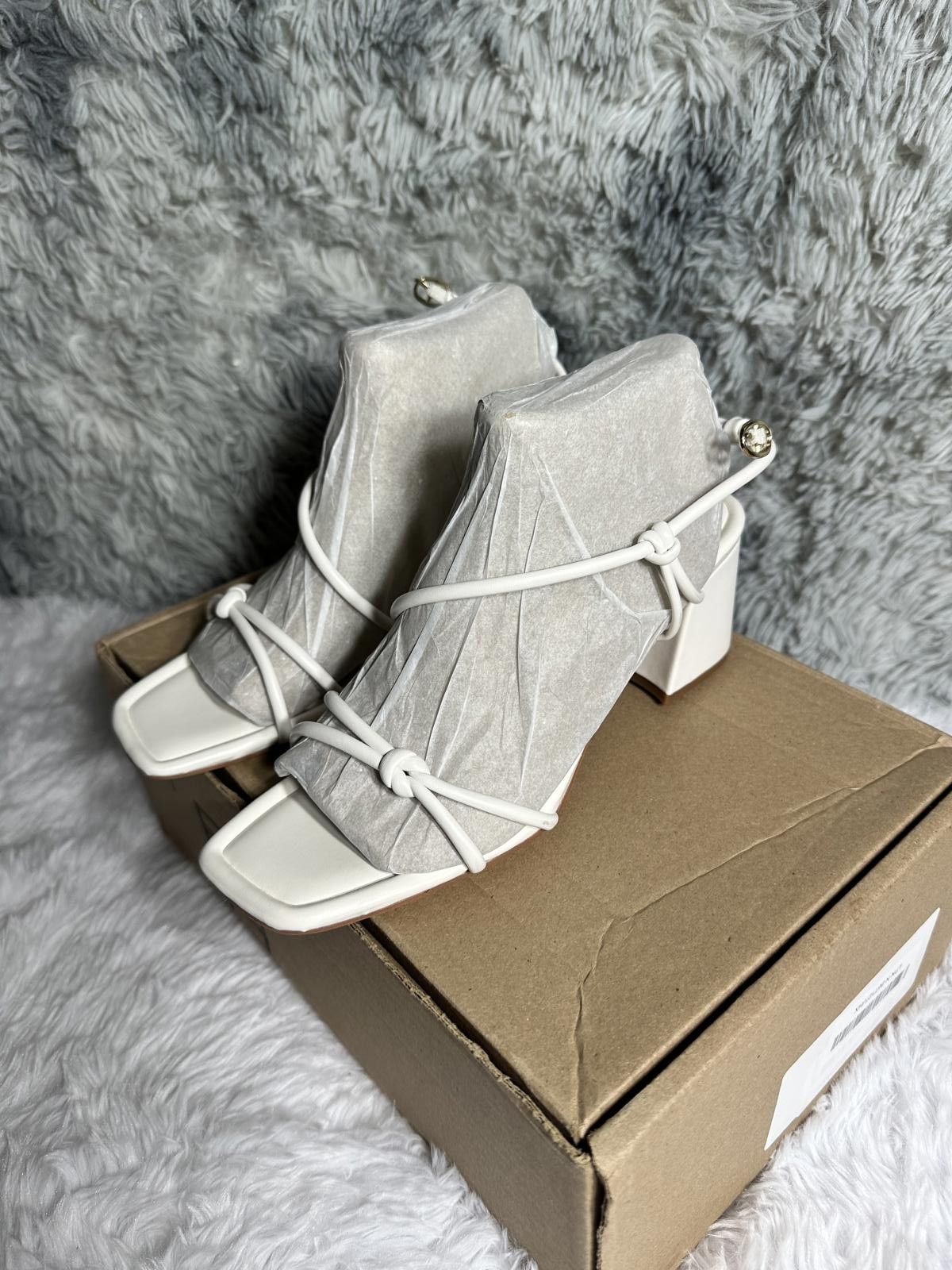 Other Marc Fisher White Strappy Block Heel Sandals Size US 8 / IT 38 - 1 Thumbnail