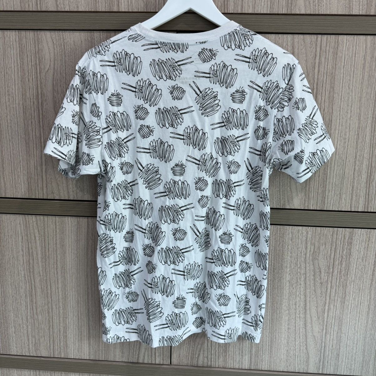 Kaws × Peanuts × Uniqlo Full Print Kaws X Peanuts X Uniqlo Colab Tee Size US S / EU 44-46 / 1 - 2 Thumbnail