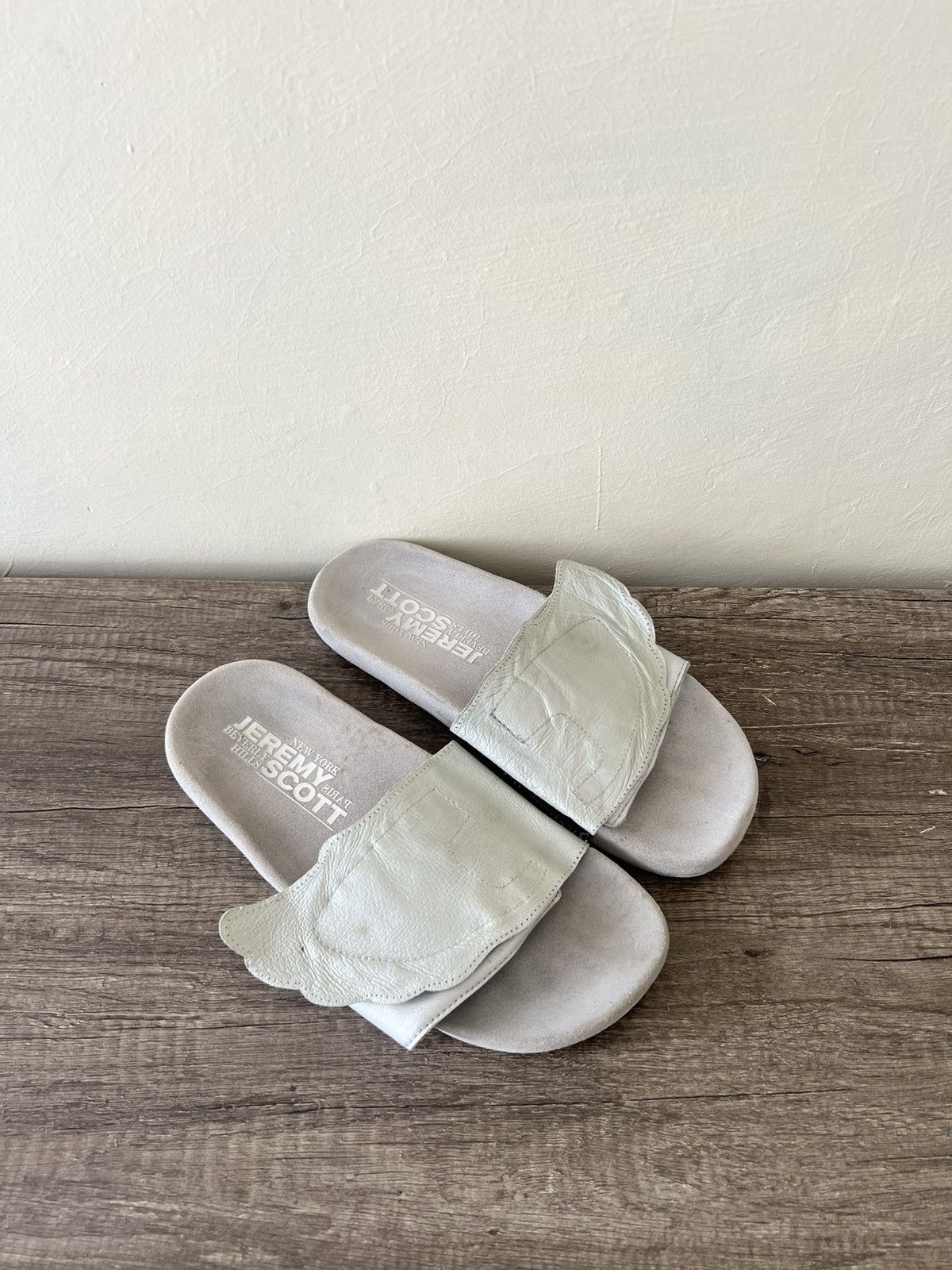 Adidas × Jeremy Scott RARE JS LIQUID GEL WINGS SANDALS Size US 10 / EU 43 - 3 Thumbnail