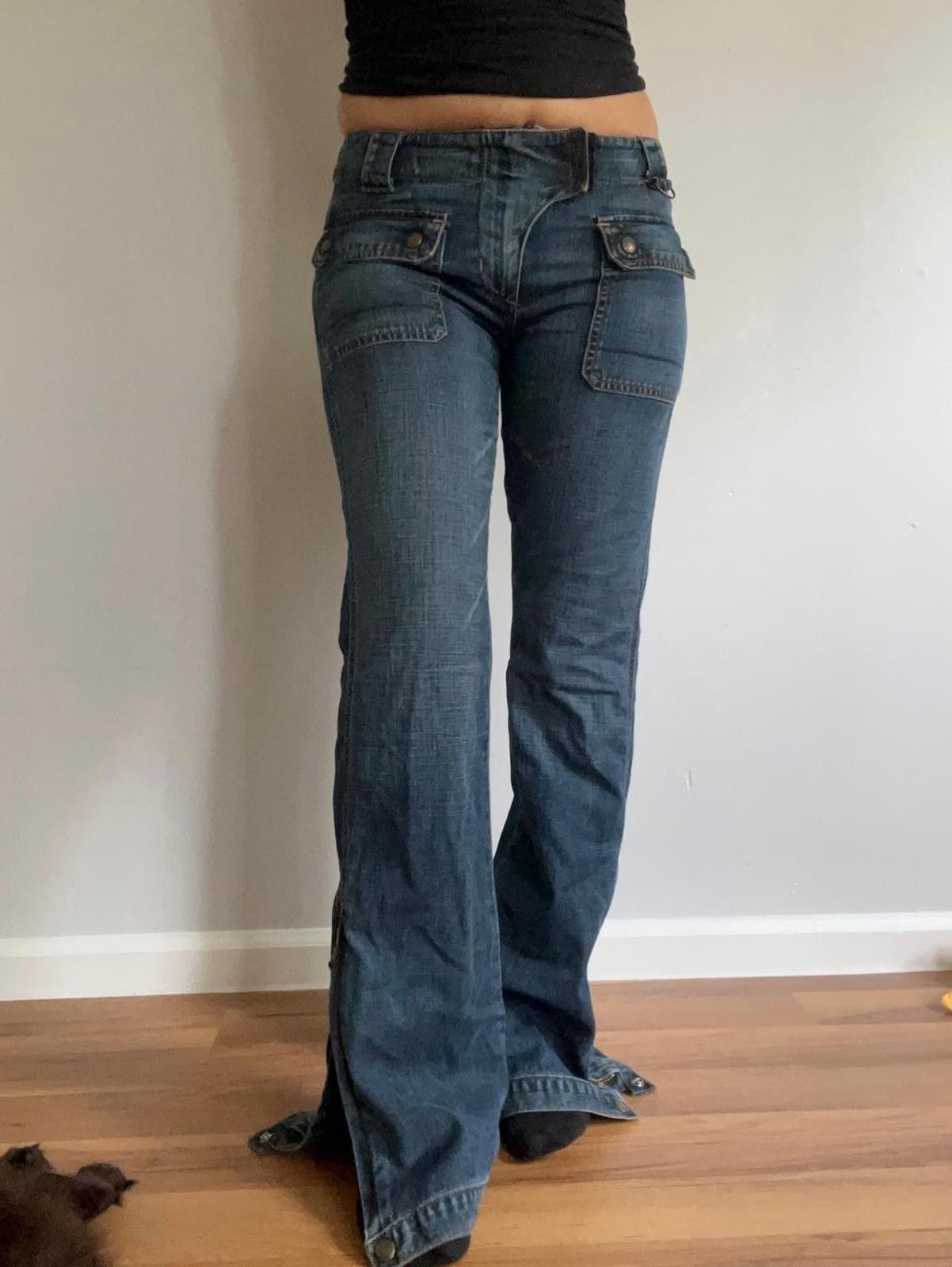 Express Women’s express low rise flare jeans Size 27" / US 4 / IT 40 - 3 Thumbnail