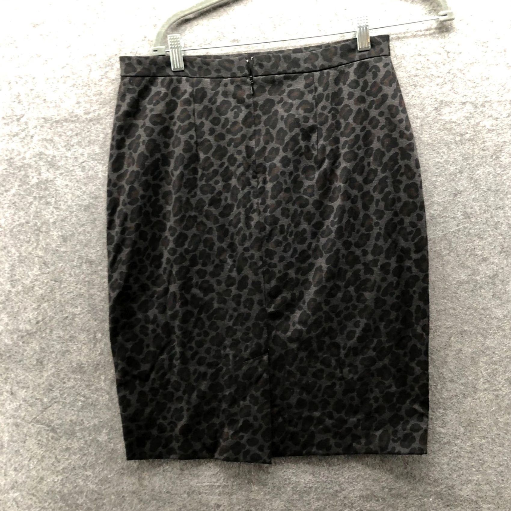 Ann Taylor Ann Taylor Leopard Print Pencil Skirt Womens 6 Black Brown Stretch Career Skirt All Seasons Women Zip KnIT VENT Slit Animal Pattern 6 Ladies Mens? Size 28" / US 6 / IT 42 - 2 Thumbnail