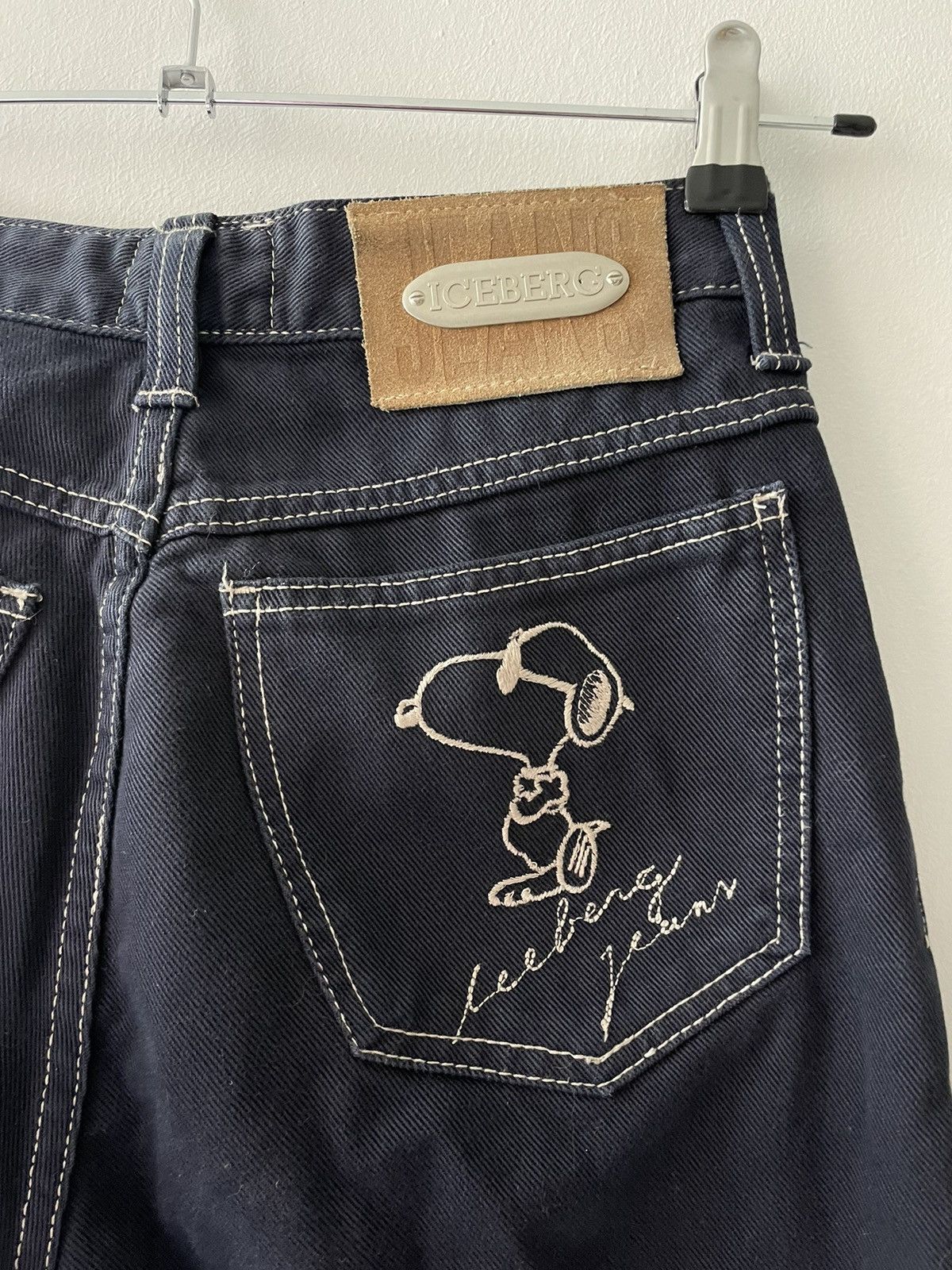 Iceberg IcebergxSnoopy jean Size 24" / US 00 / IT 34 - 18 Thumbnail