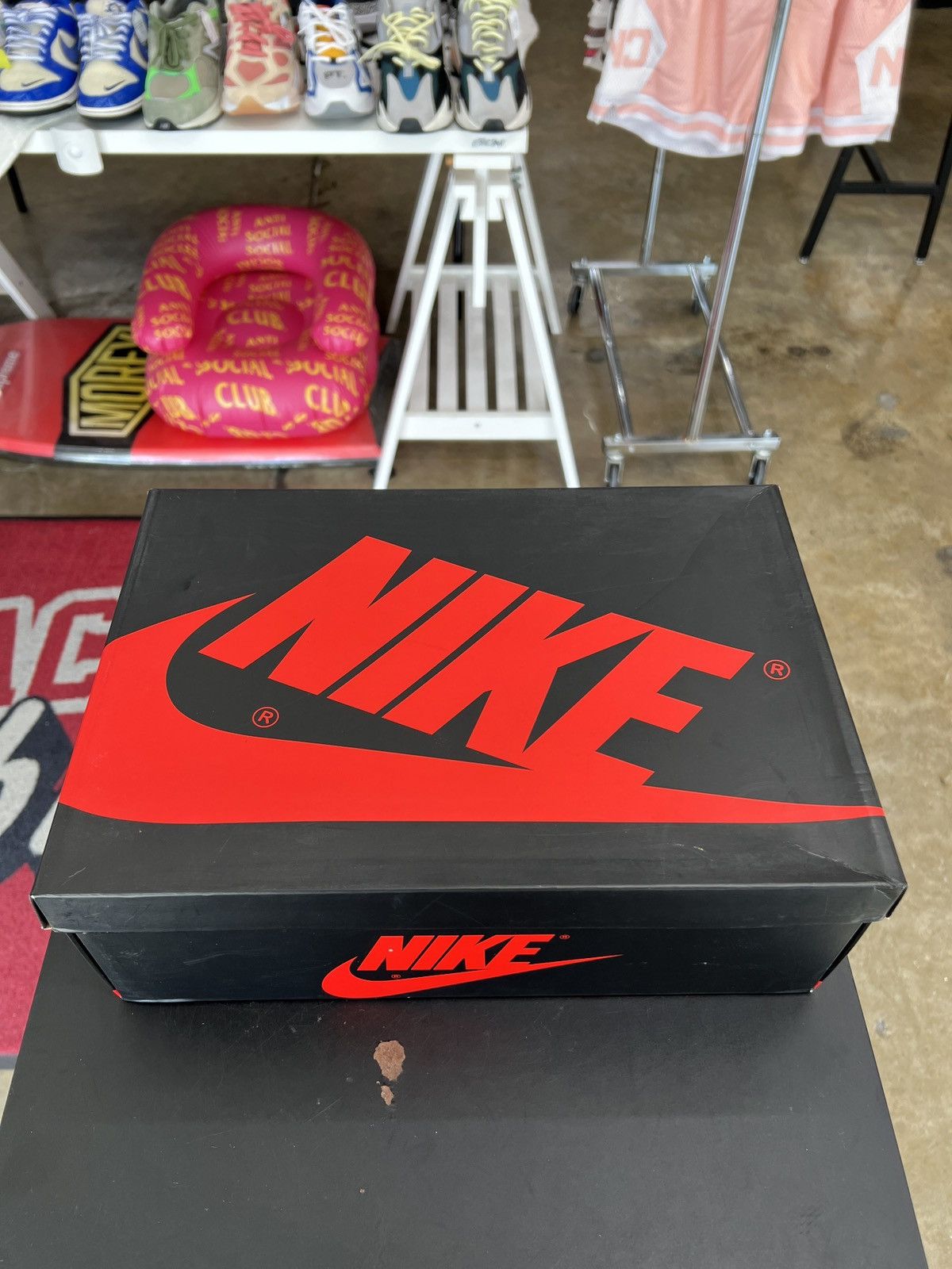 Jordan Brand Air Jordan 1 High Royal Toe Size 10 (2020) Size US 10 / EU 43 - 13 Thumbnail