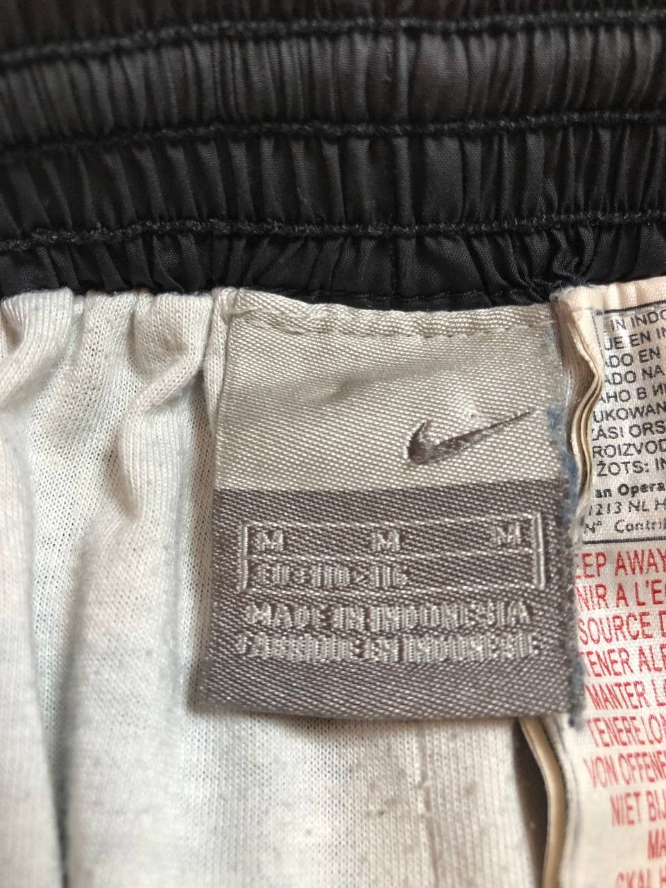 Nike Vintage Nike Black Training Sweatpants Size M Size US 30 / EU 46 - 2 Thumbnail