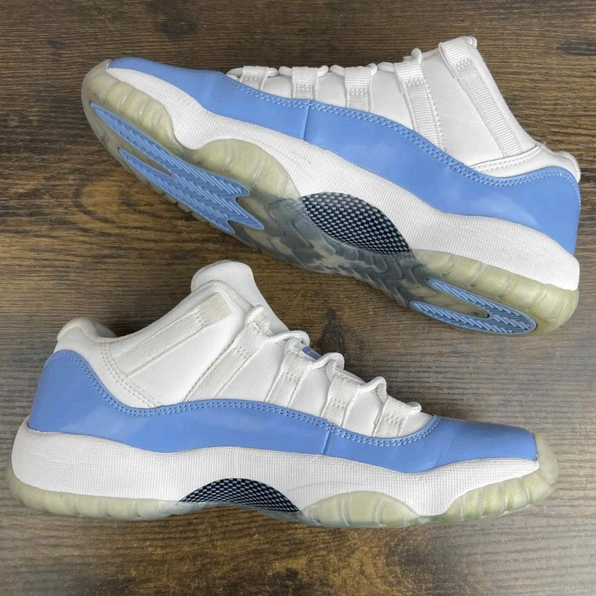Jordan Brand Air Jordan 11 Retro Low University Blue UNC 528896-106 Youth Size US 6 / EU 39 - 4 Thumbnail