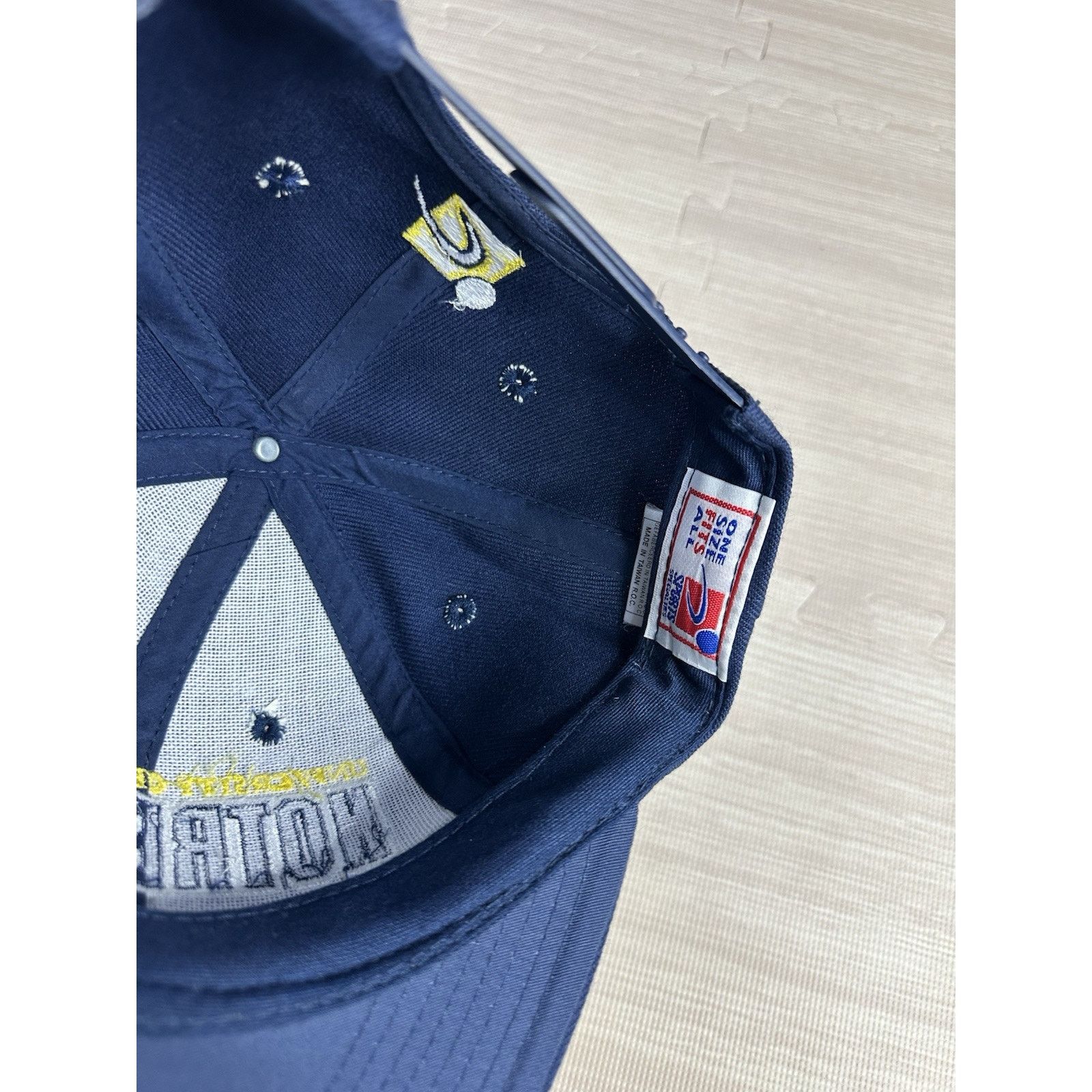 Sports Specialties VTG Notre Dame Snap Back Sports Specialties 90s Wool Acrylic Size ONE SIZE - 6 Thumbnail