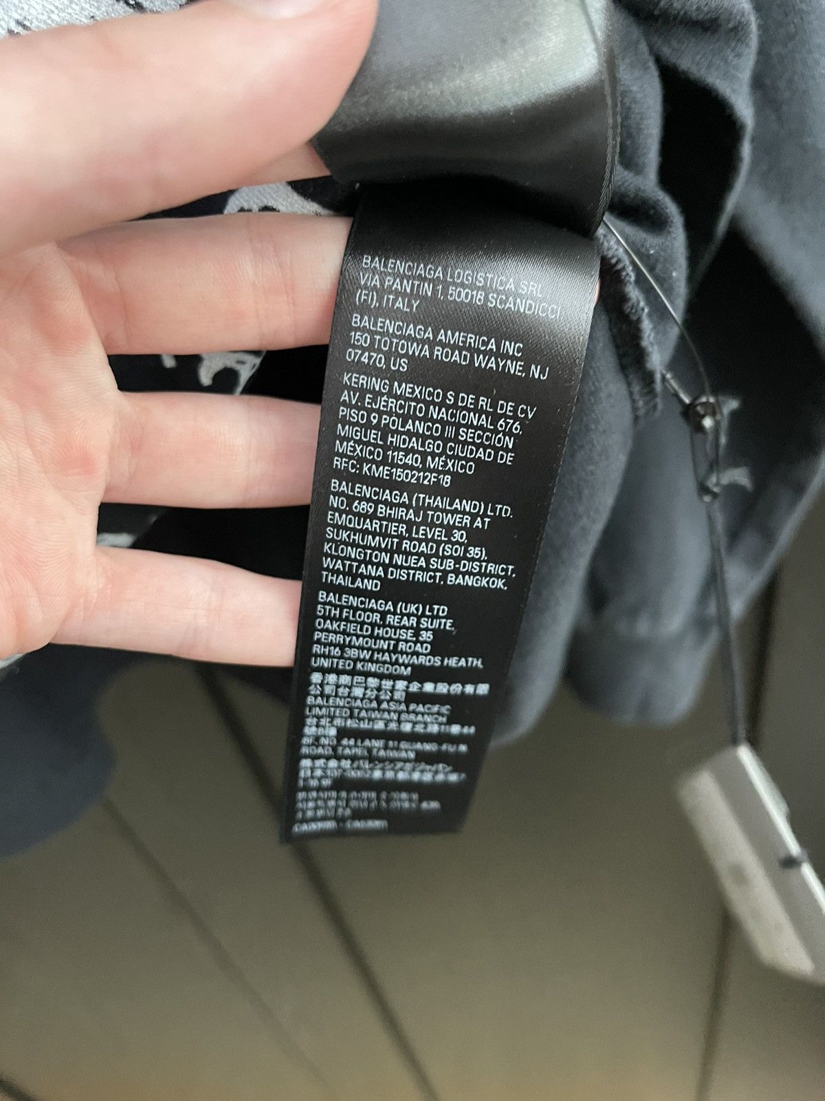 Balenciaga DIY Metal Logo Longsleeve Size US S / EU 44-46 / 1 - 9 Thumbnail