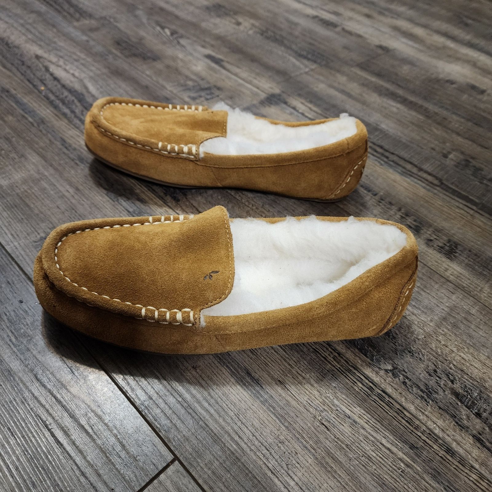Ugg Koolaburra Womens Lezly Suede Slip On Loafer Slippers size 7 Size US 7 / IT 37 - 3 Thumbnail