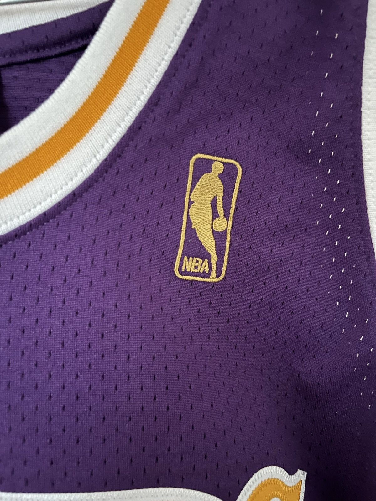 Mitchell & Ness LOS ANGELES LAKERS 1996-97 - KOBE BRYANT #8 Size US XXL / EU 58 / 5 - 4 Thumbnail