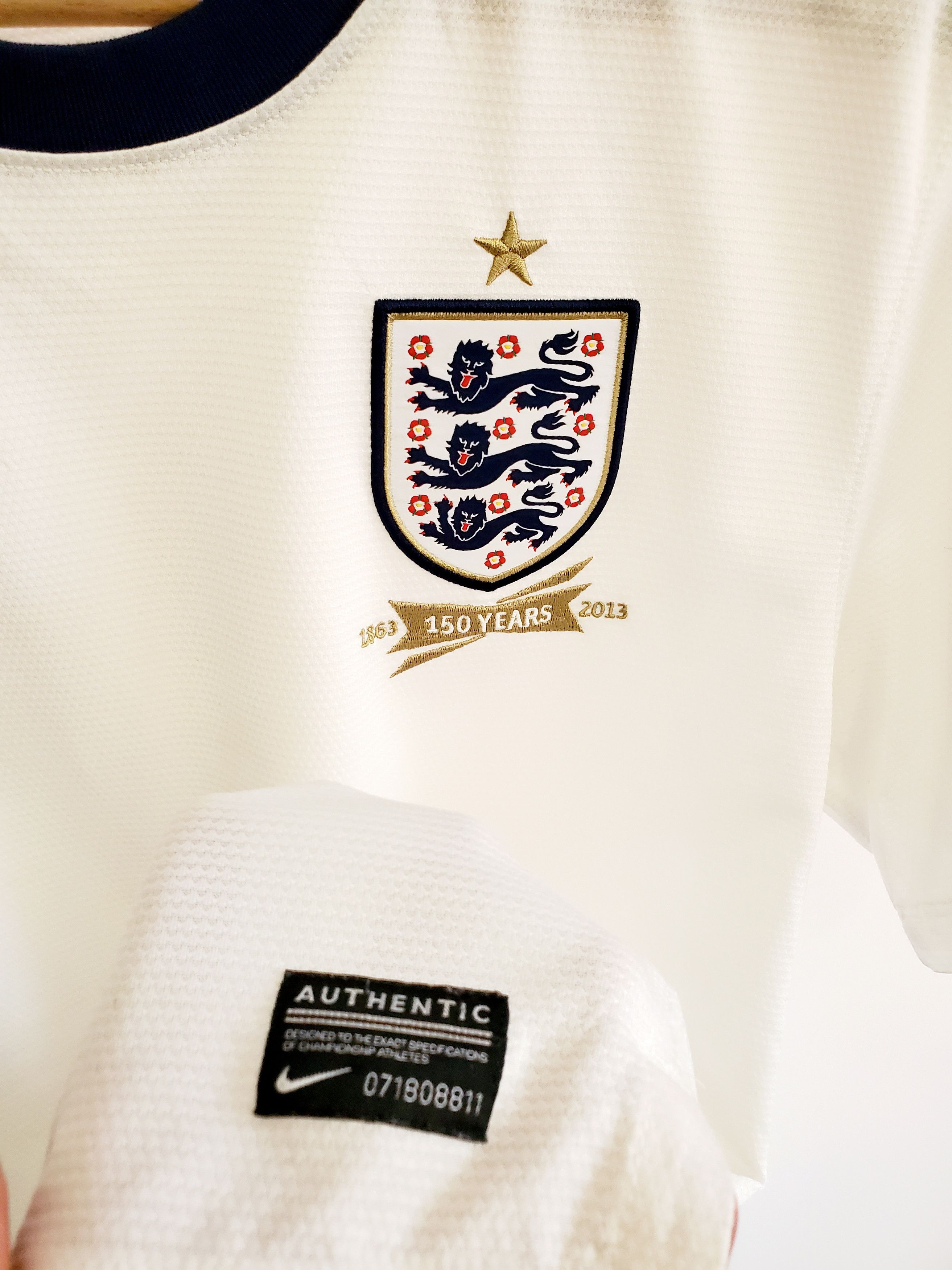 Nike ENGLAND 2012 2014 HOME FOOTBALL SOCCER JERSEY NIKE size M Size US M / EU 48-50 / 2 - 3 Thumbnail