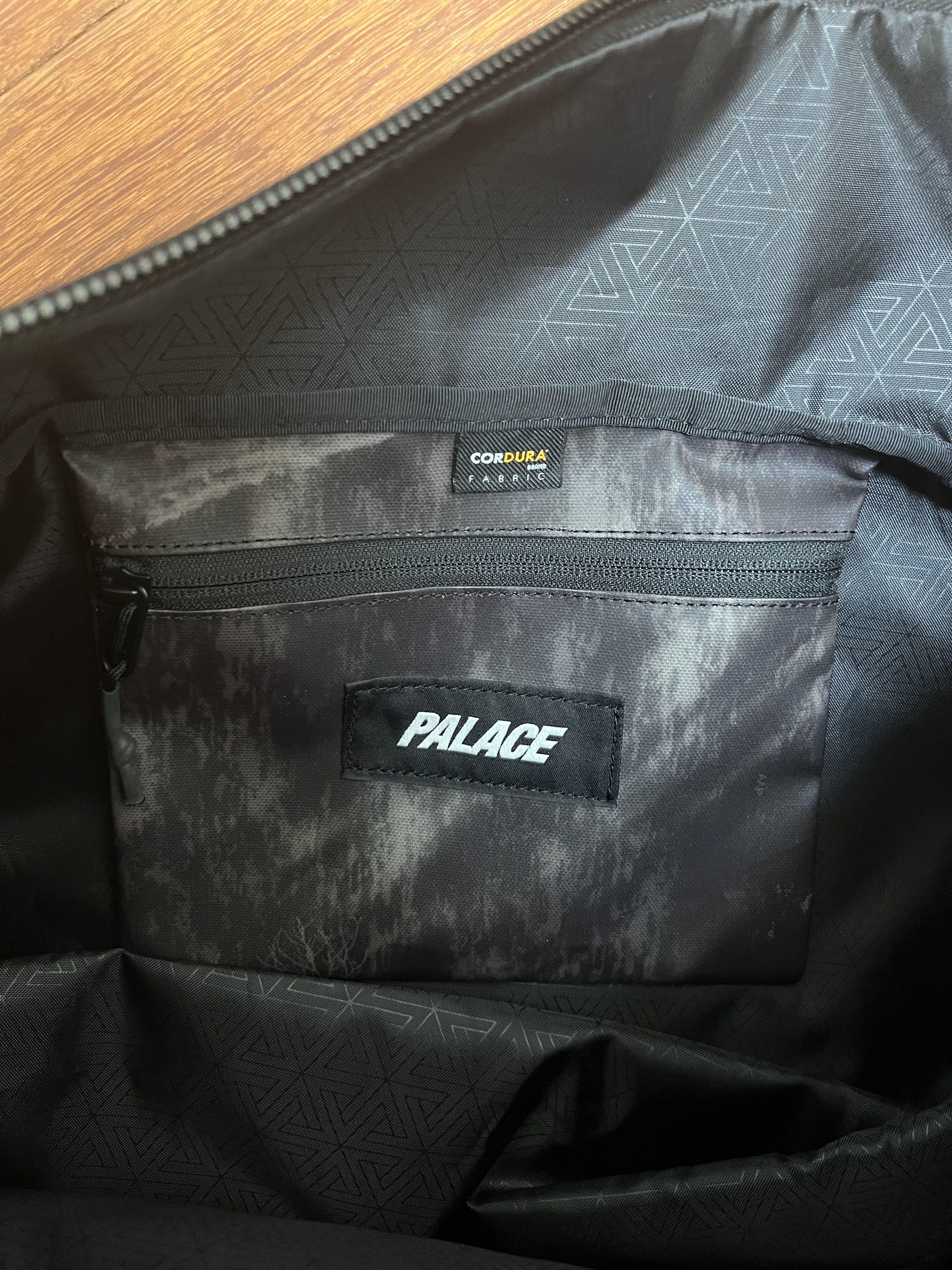 Palace 💚 2019 Palace Real Tree Clipper Duffel Black NEW Size ONE SIZE - 6 Thumbnail