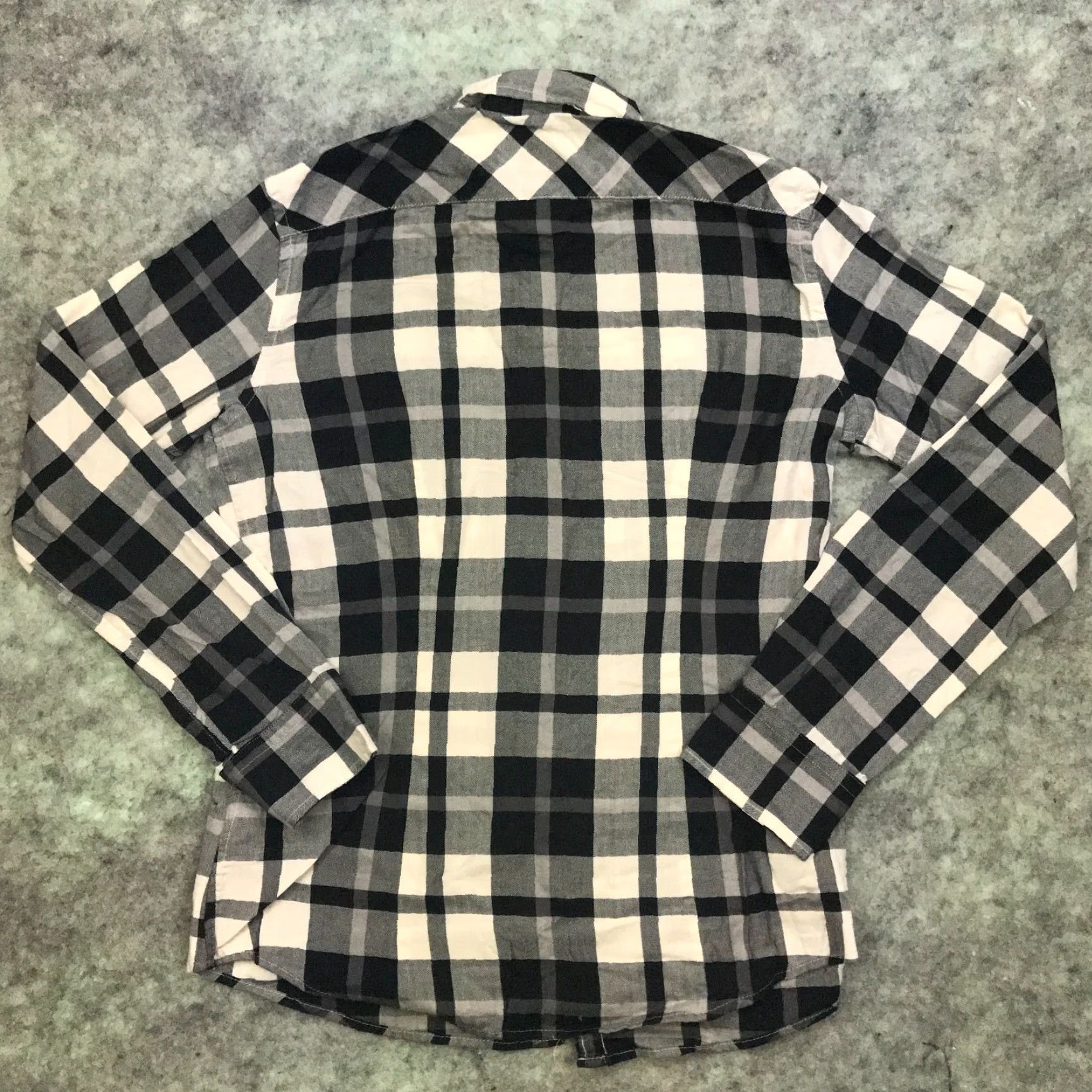 Banana Republic Banana Republic Shirt Womens Small Black Grey Plaid Button Up Top Soft-Wash Size S / US 4 / IT 40 - 5 Thumbnail