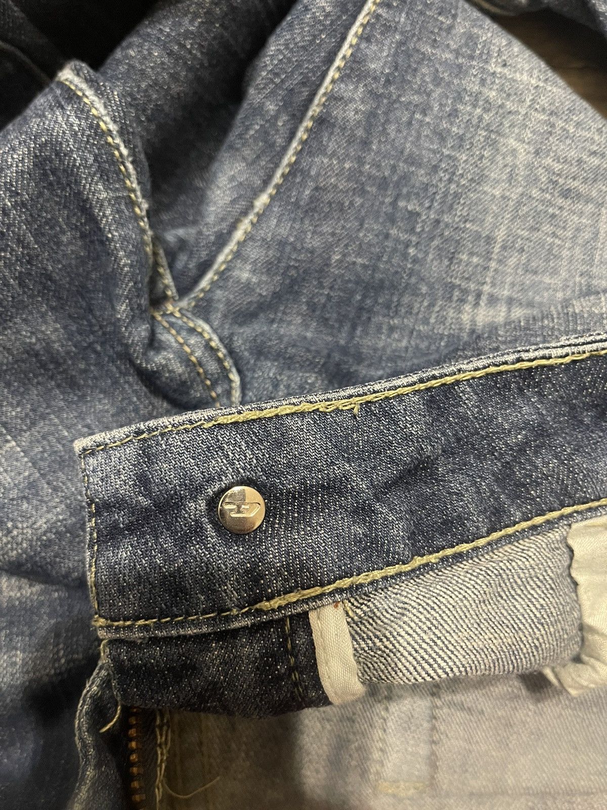 Diesel DIESEL ZATINY RIPPED FLARED VINTAGE Y2K JEANS SIZE 29 Size 24" / US 00 / IT 34 - 15 Thumbnail