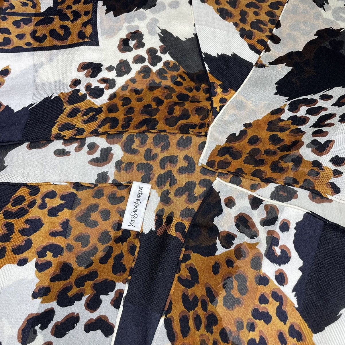 Saint Laurent Paris YvesSaintLaurent leopard silk Scarf Size ONE SIZE - 8 Thumbnail