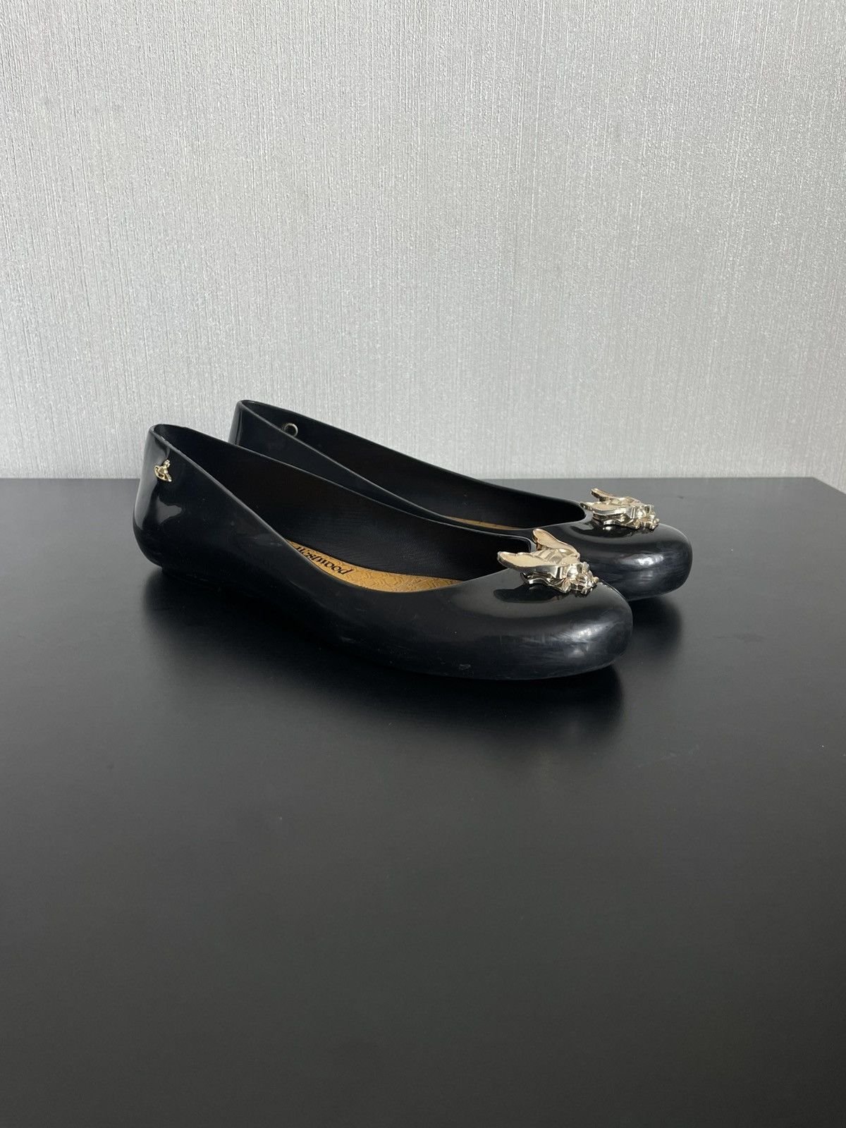 Melissa × Vivienne Westwood Rare Vivienne Westwood Anglomania Melissa Flats Bee 🐝 Y2k Size US 7 / IT 37 - 2 Thumbnail