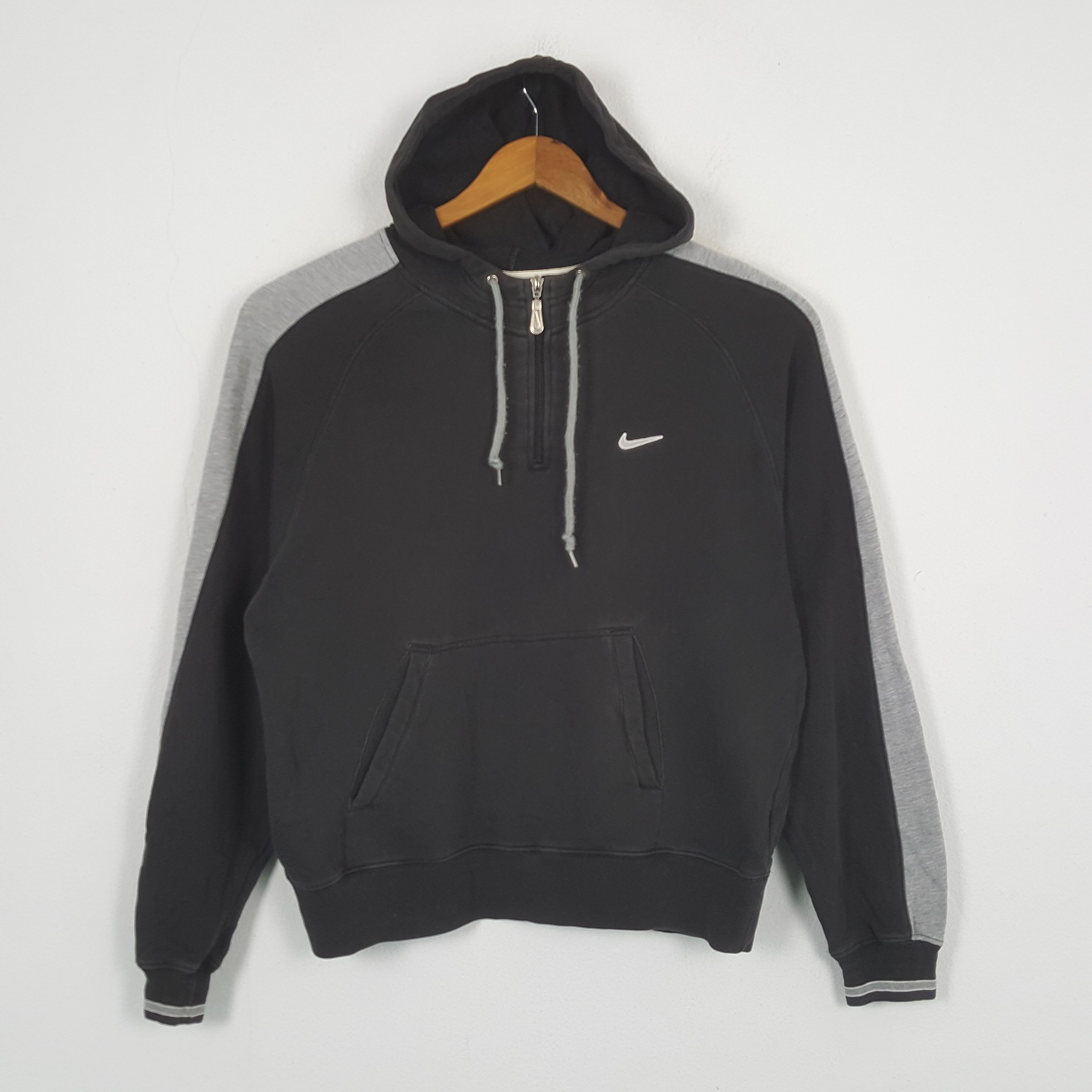 Nike × Vintage Vintage NIKE Small Swoosh Design Sportswear Hoodies C288N25 Size US M / EU 48-50 / 2 - 1 Thumbnail
