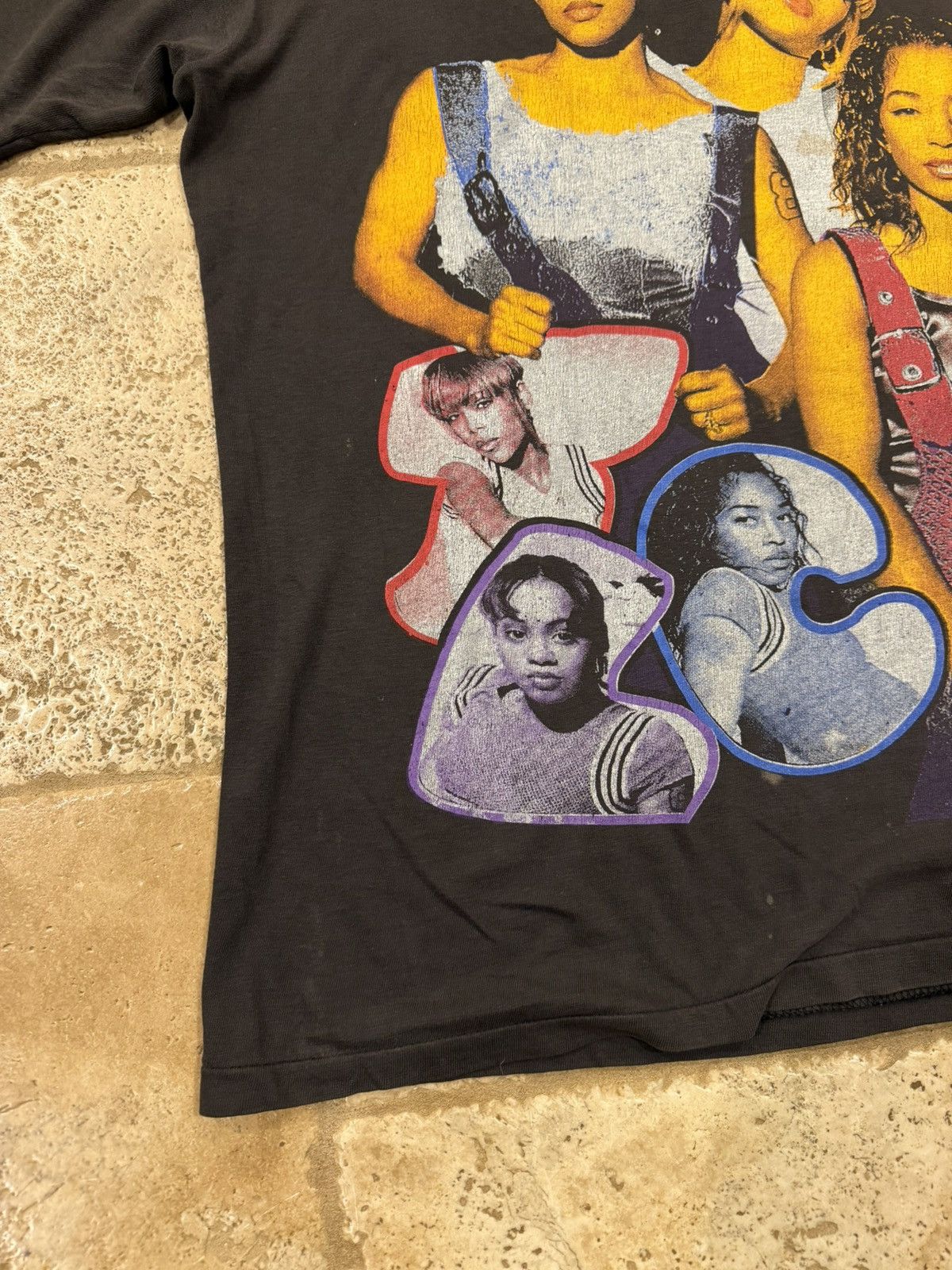 Vintage Vintage TLC “Diggin’ On You” 90’s Single Stitch Rap Tee Size US XXL / EU 58 / 5 - 9 Thumbnail